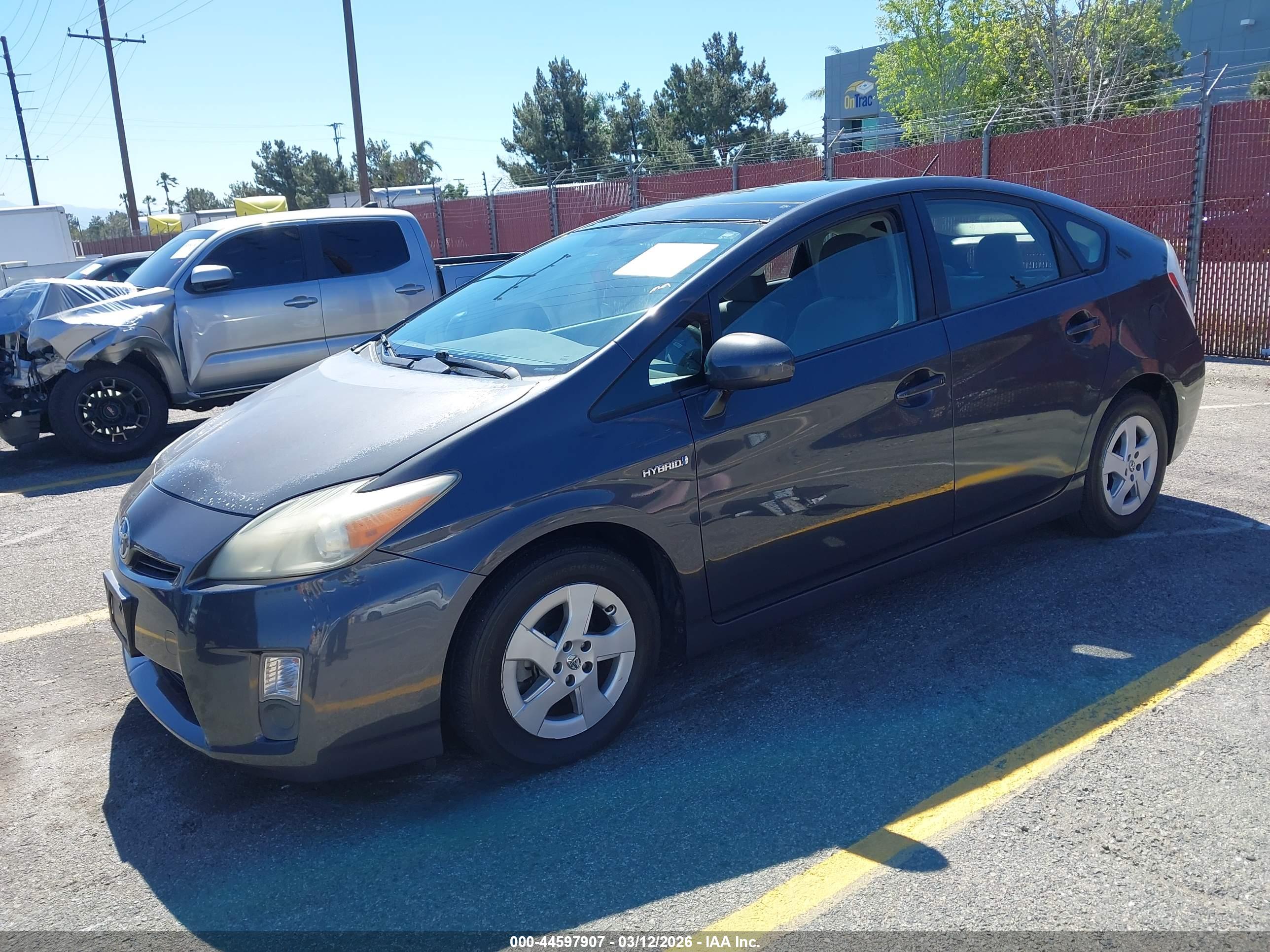 TOYOTA PRIUS image 2