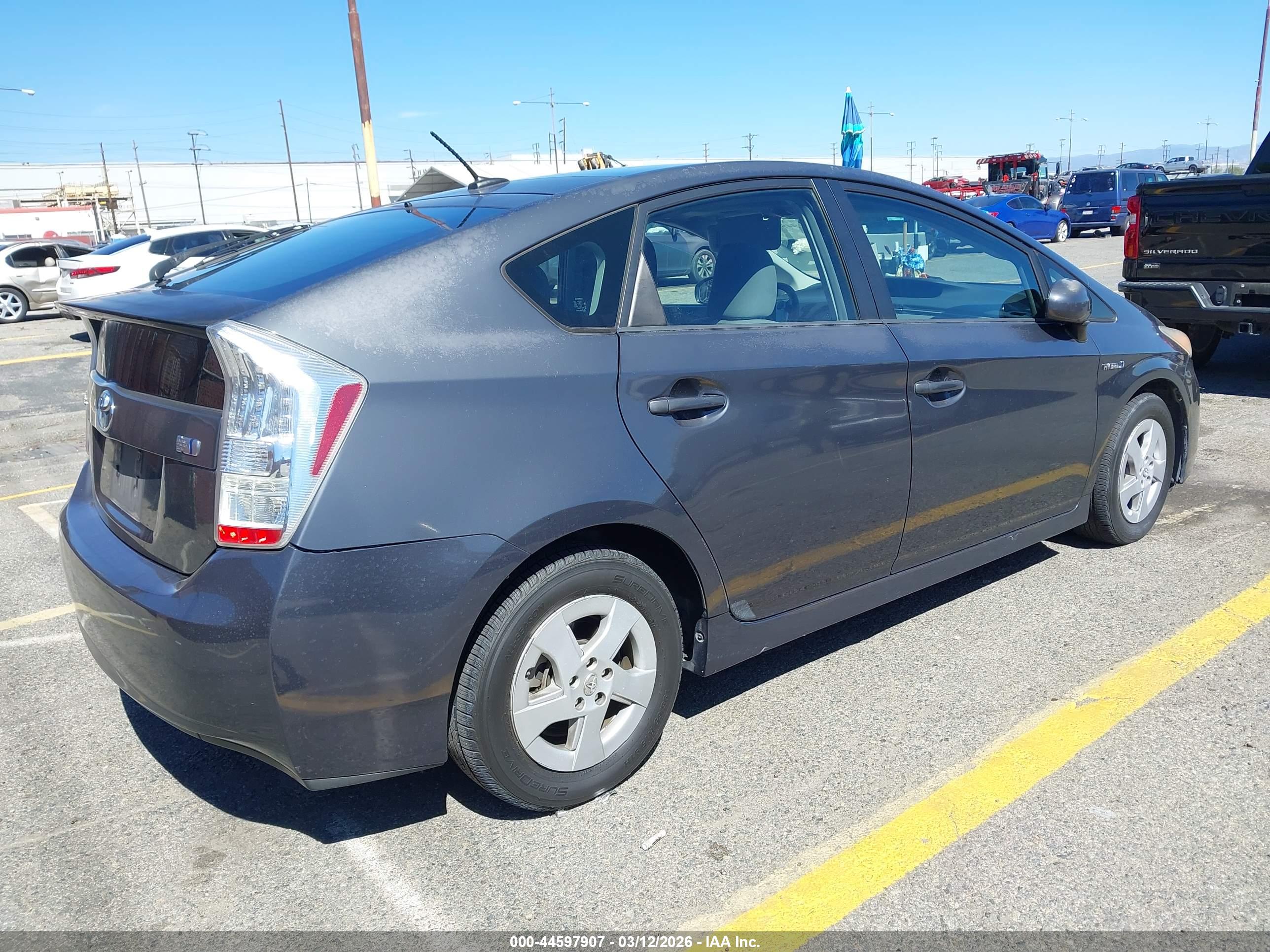 TOYOTA PRIUS image 4