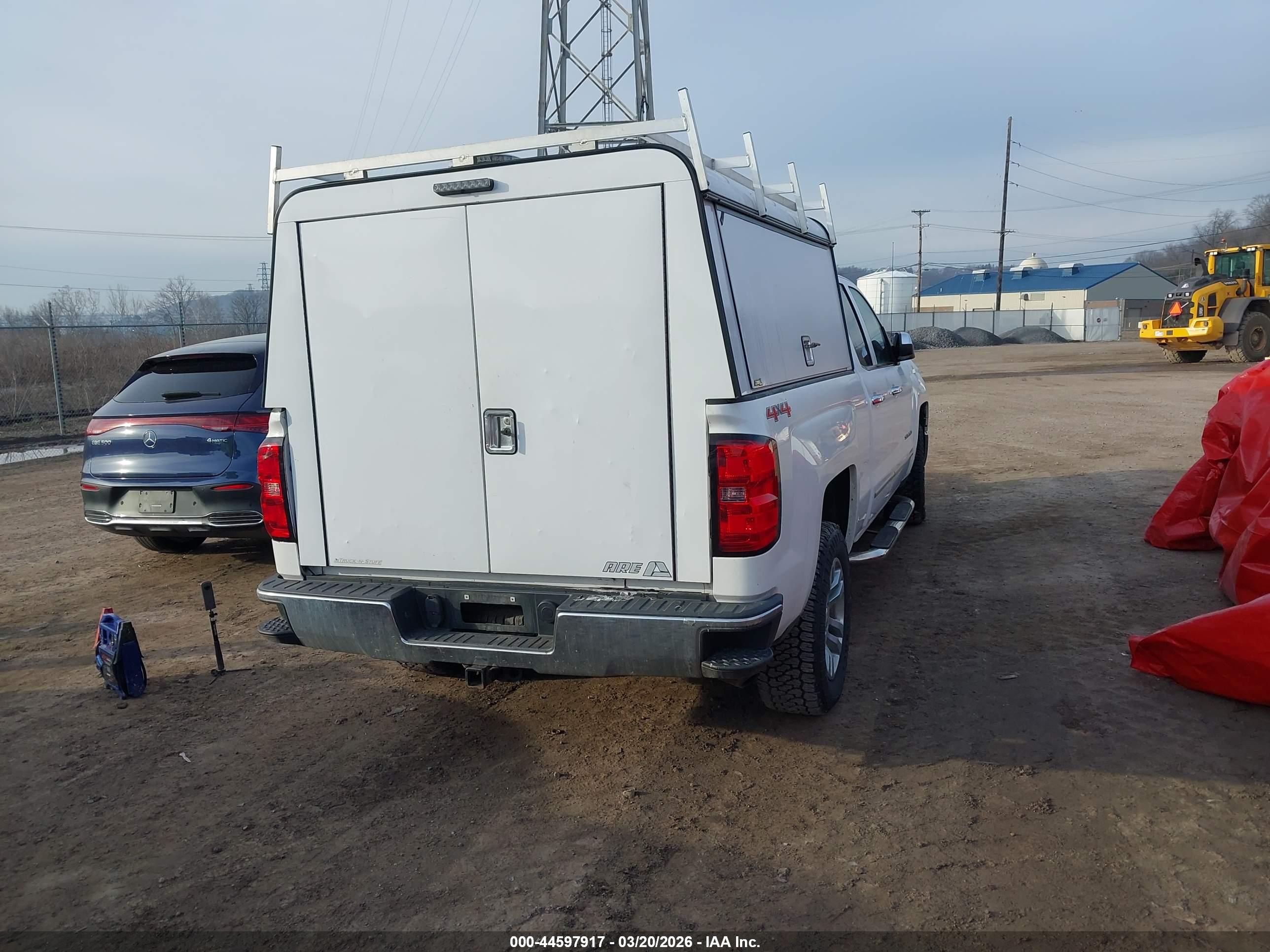 CHEVROLET SILVERADO image 4