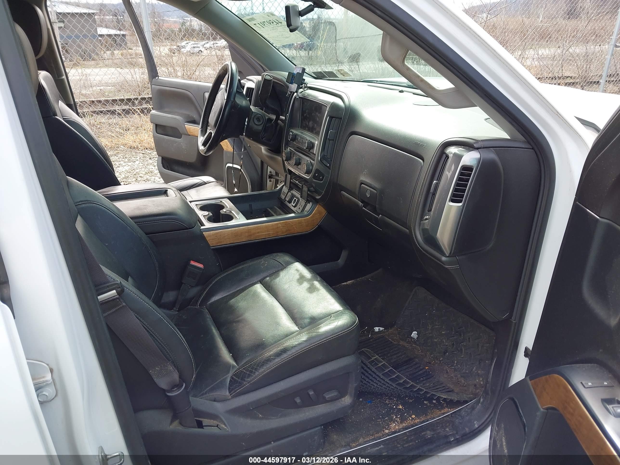 CHEVROLET SILVERADO image 5