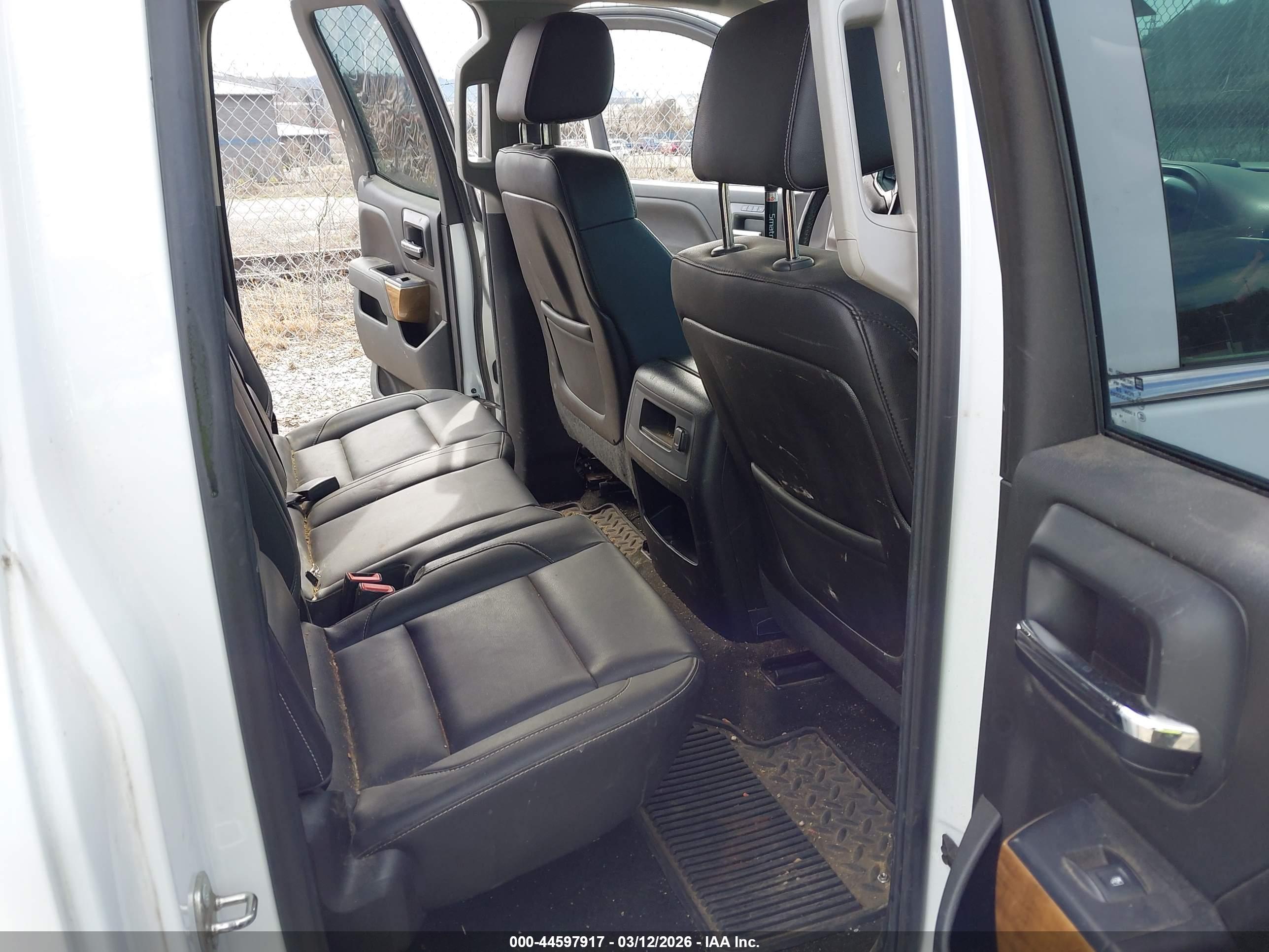 CHEVROLET SILVERADO image 8
