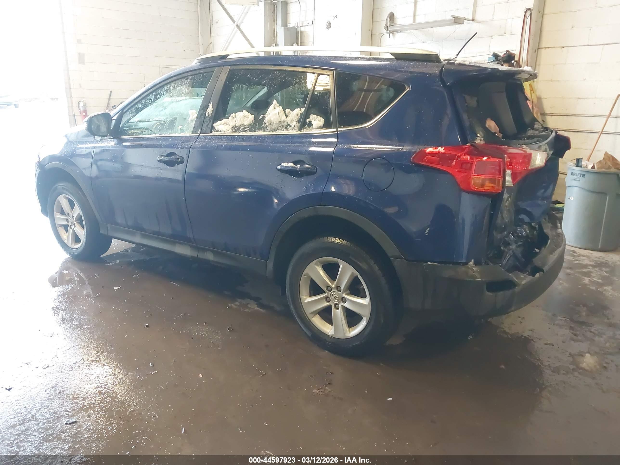 TOYOTA RAV4 image 3