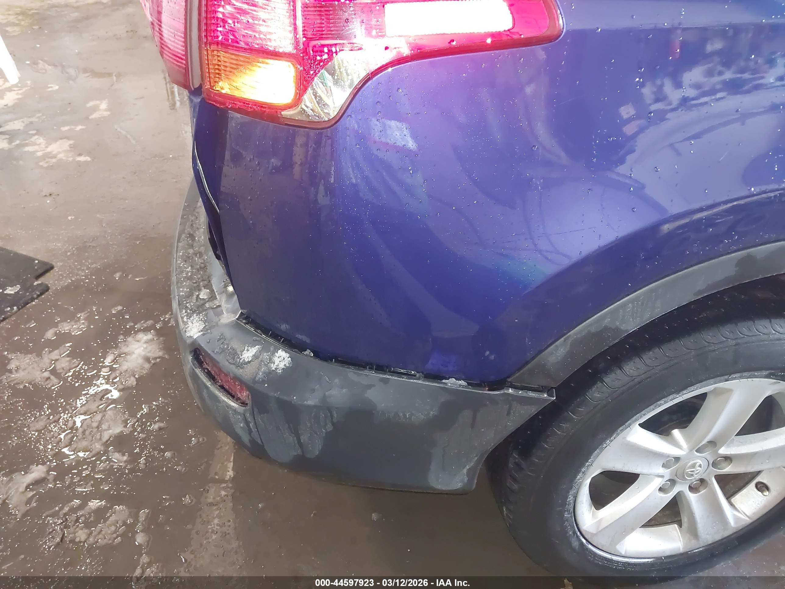TOYOTA RAV4 image 6