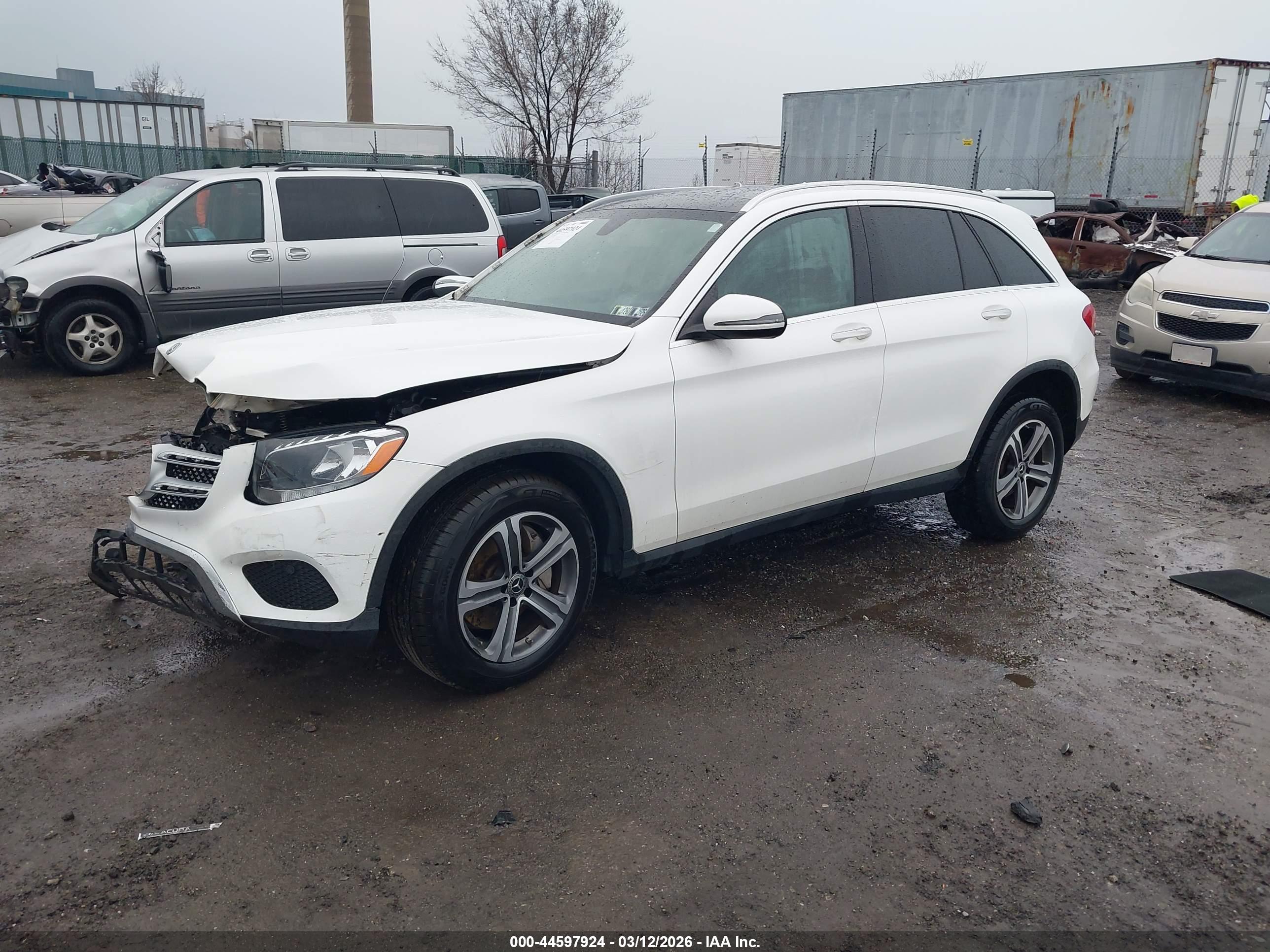 MERCEDES-BENZ GLC image 2