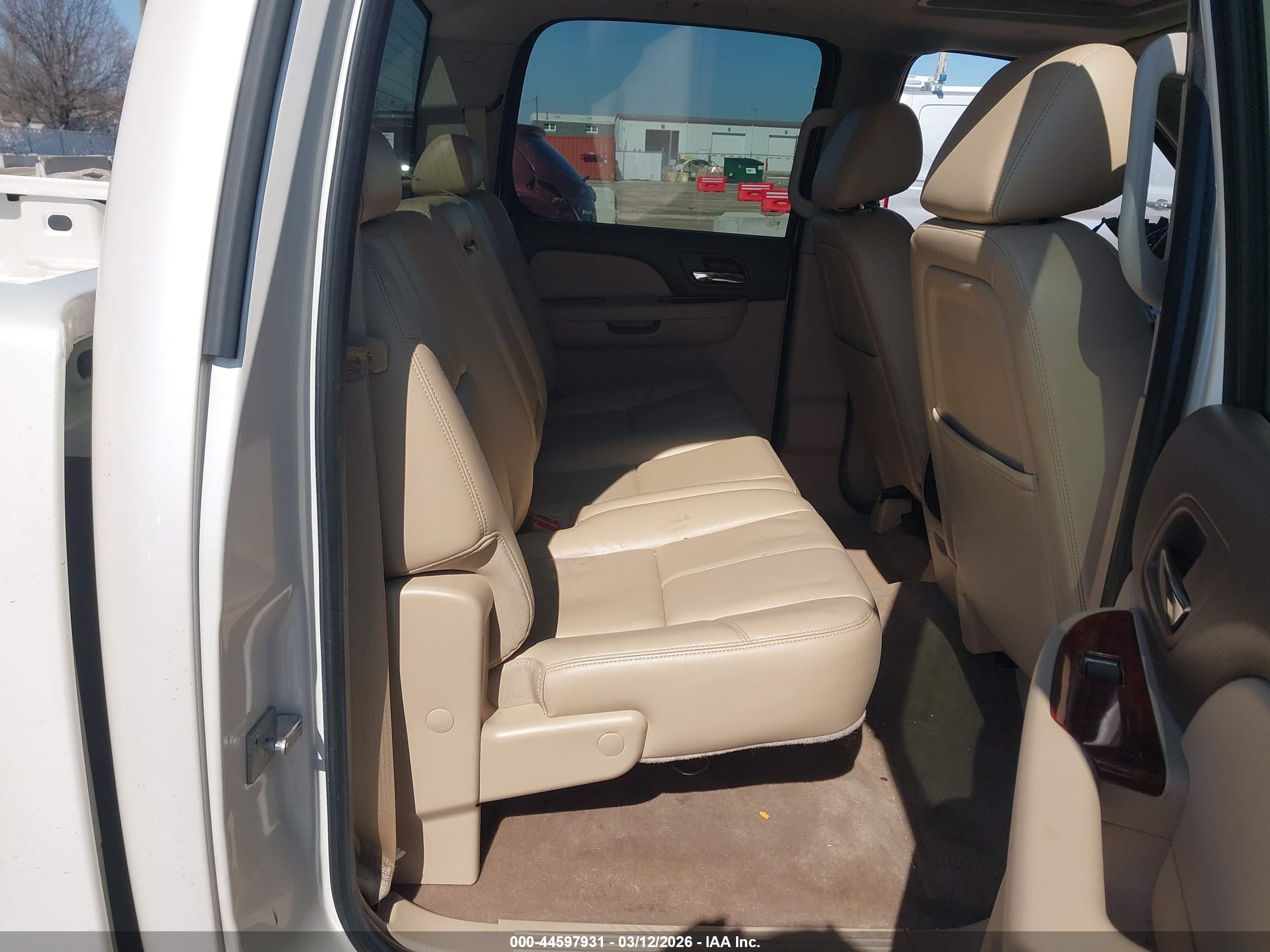 GMC SIERRA image 8