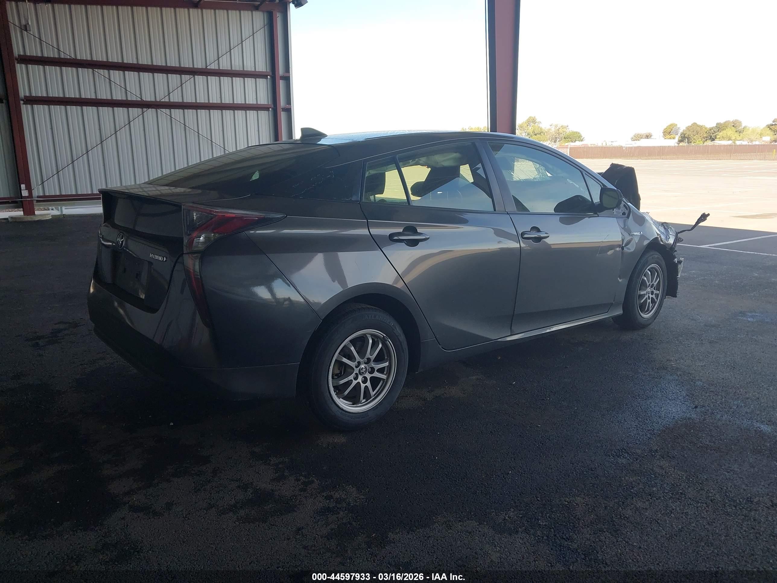 TOYOTA PRIUS image 4