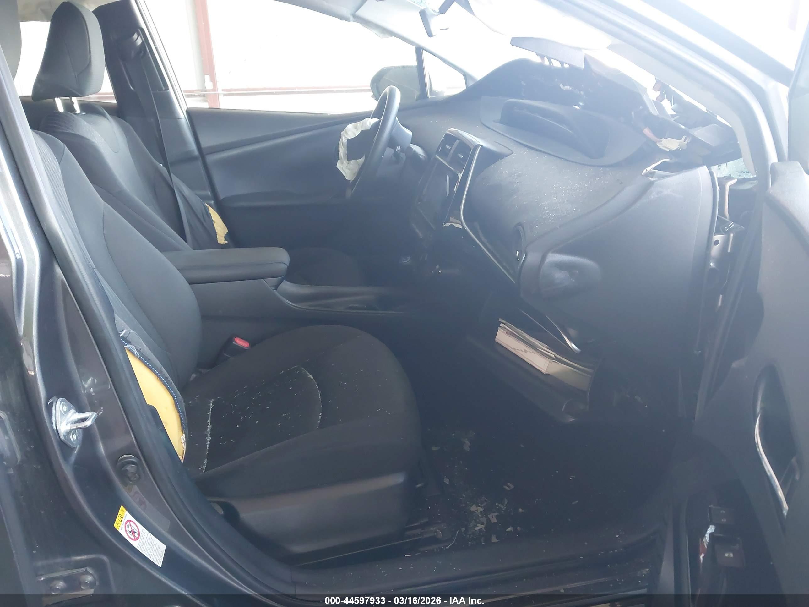 TOYOTA PRIUS image 5