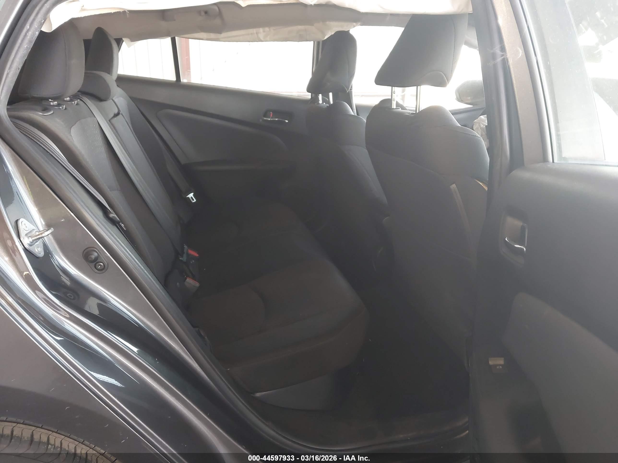 TOYOTA PRIUS image 8