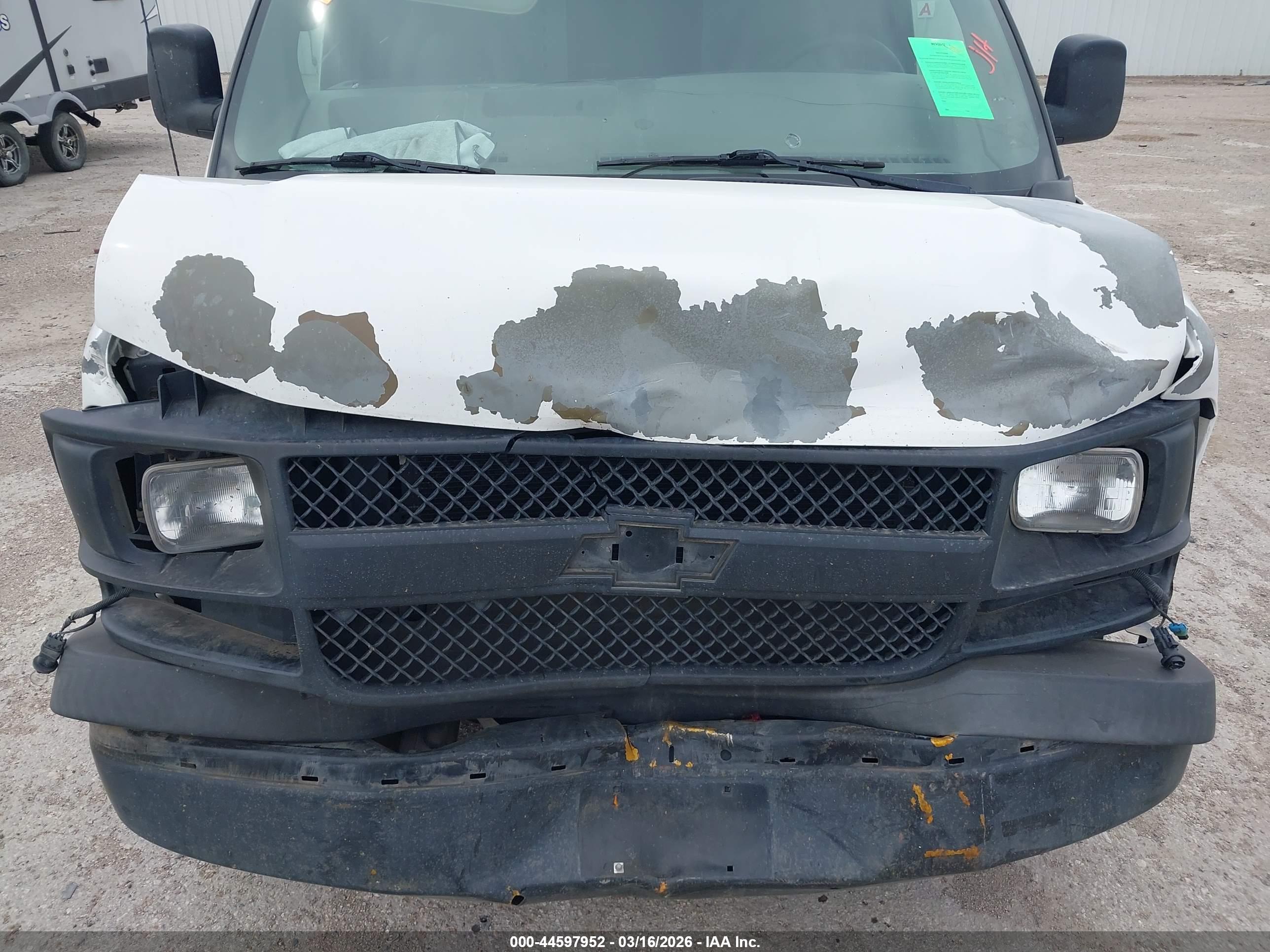 CHEVROLET EXPRESS image 10