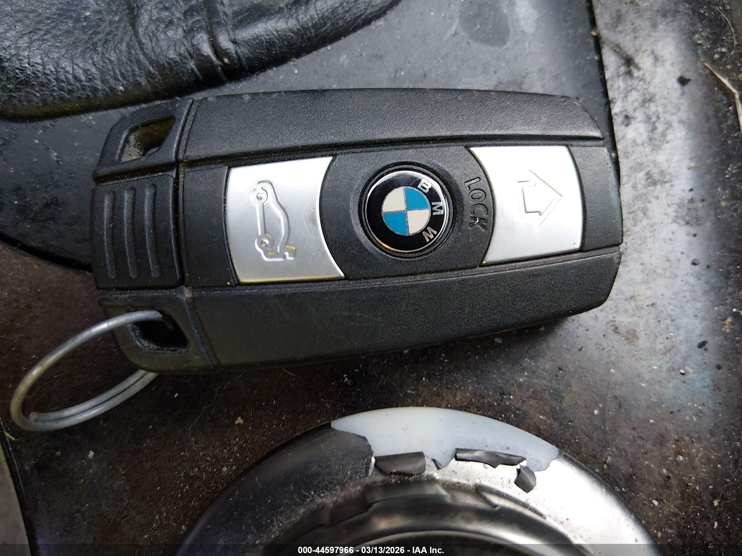 BMW 525XI image 11