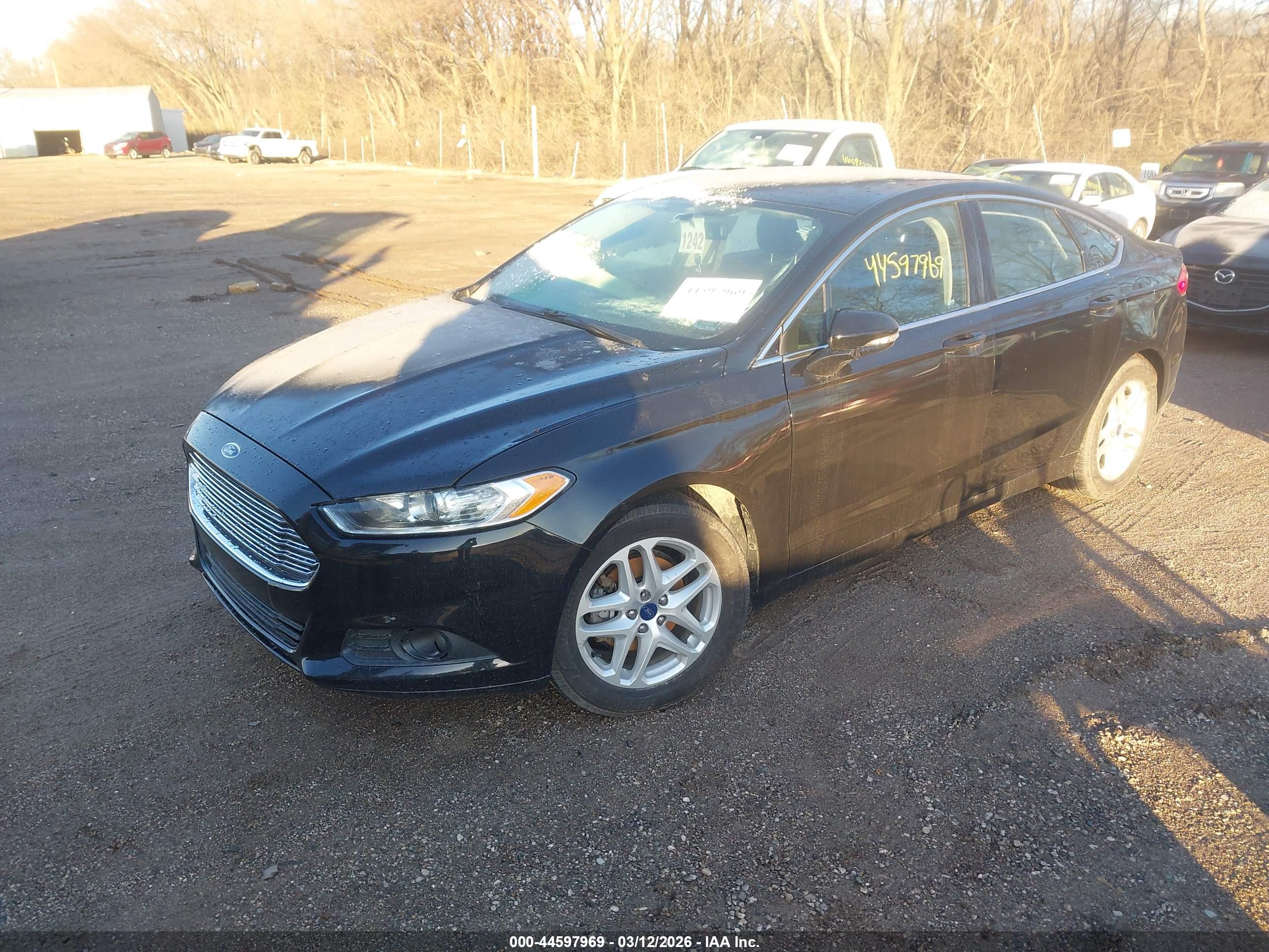 FORD FUSION image 2
