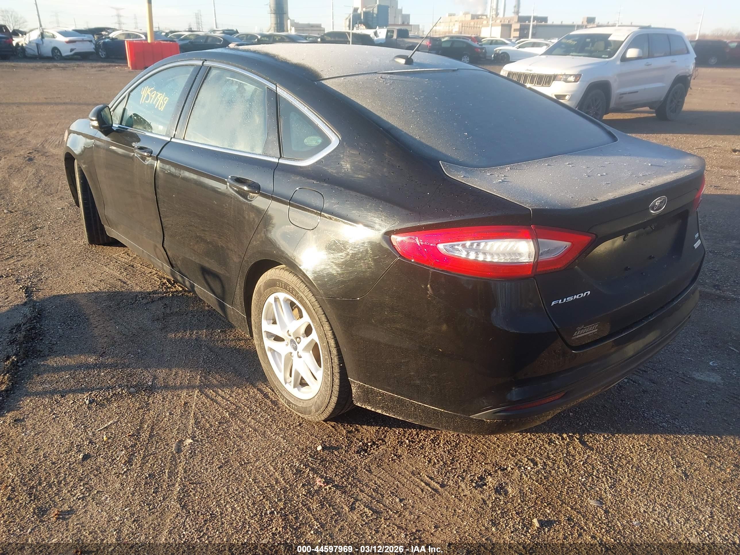 FORD FUSION image 3