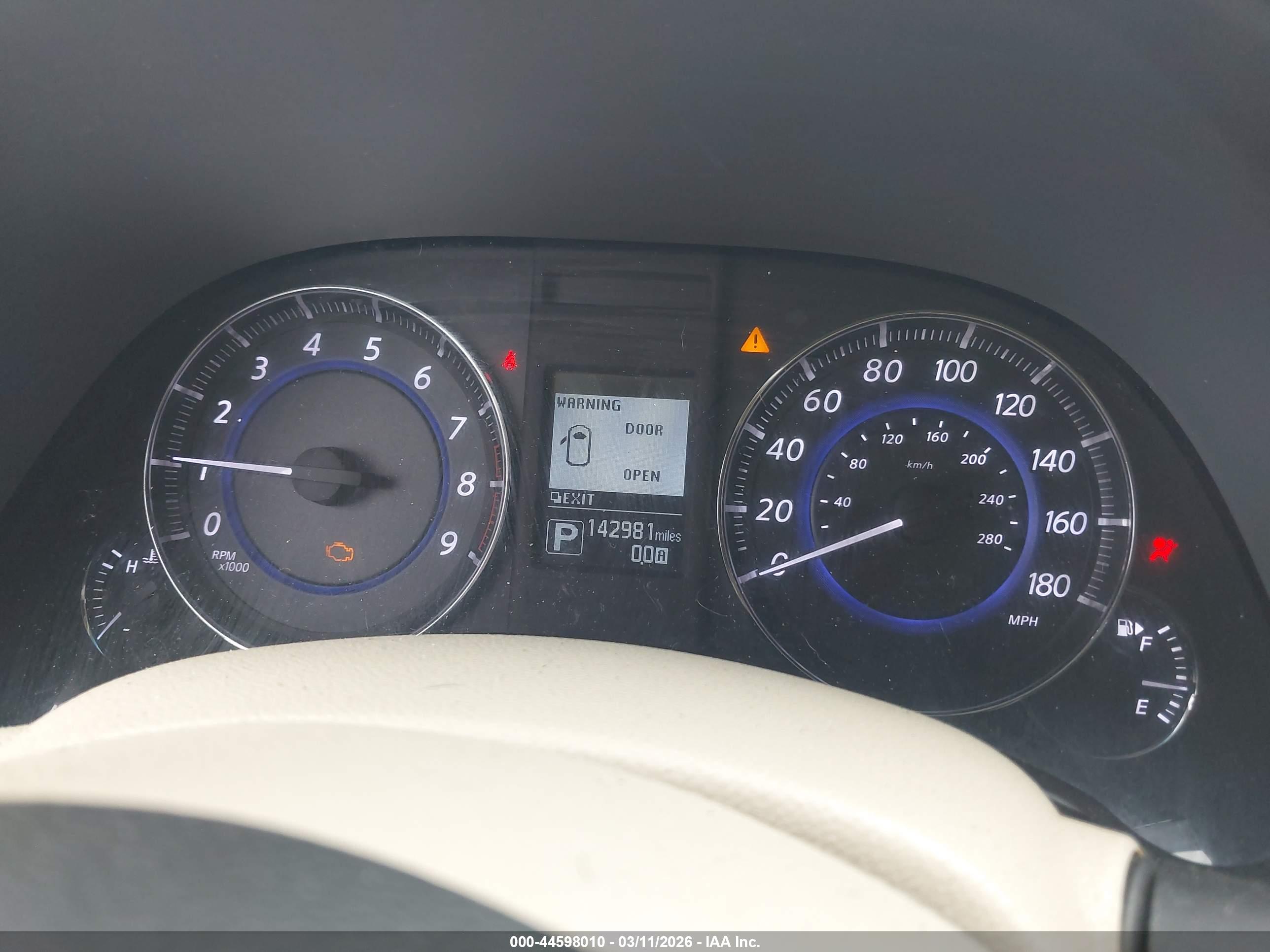INFINITI QX70 image 7