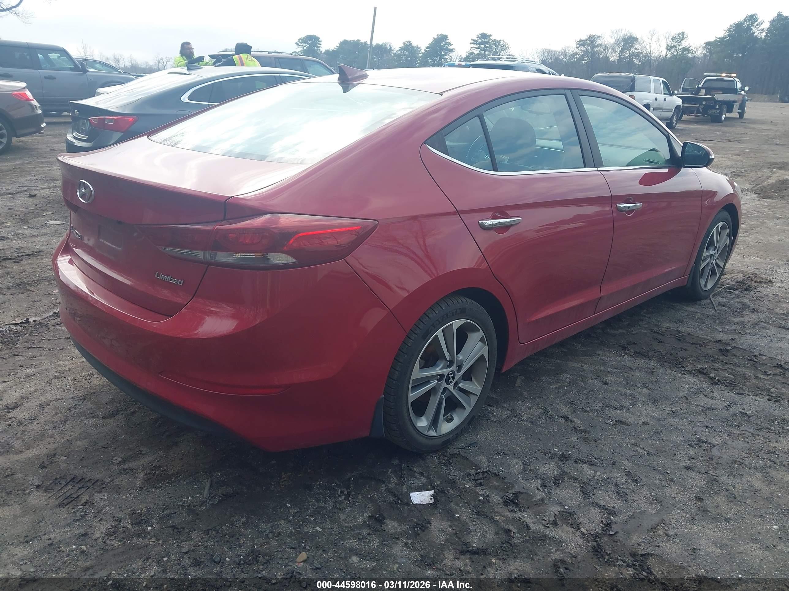 HYUNDAI ELANTRA image 4