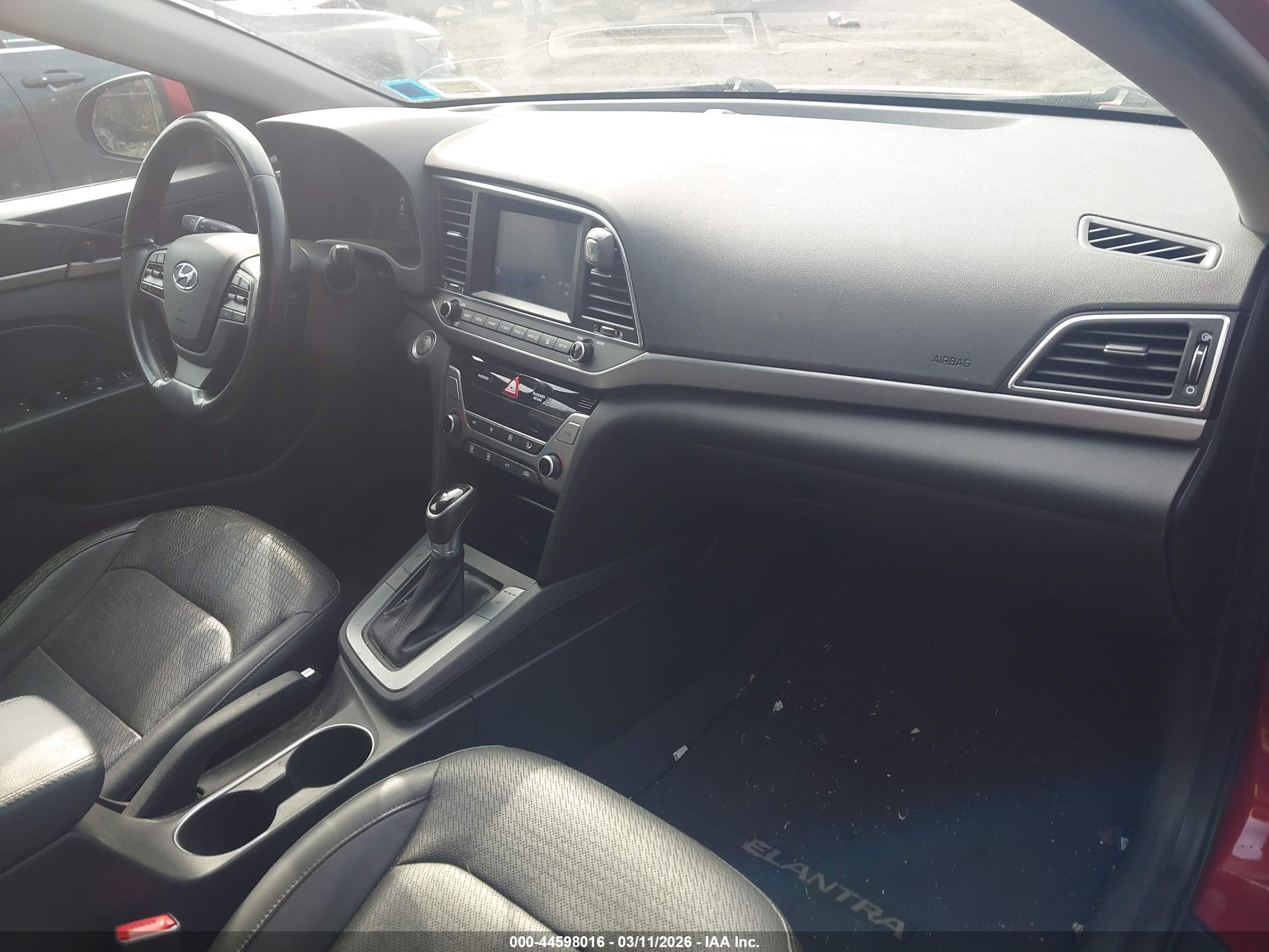 HYUNDAI ELANTRA image 5