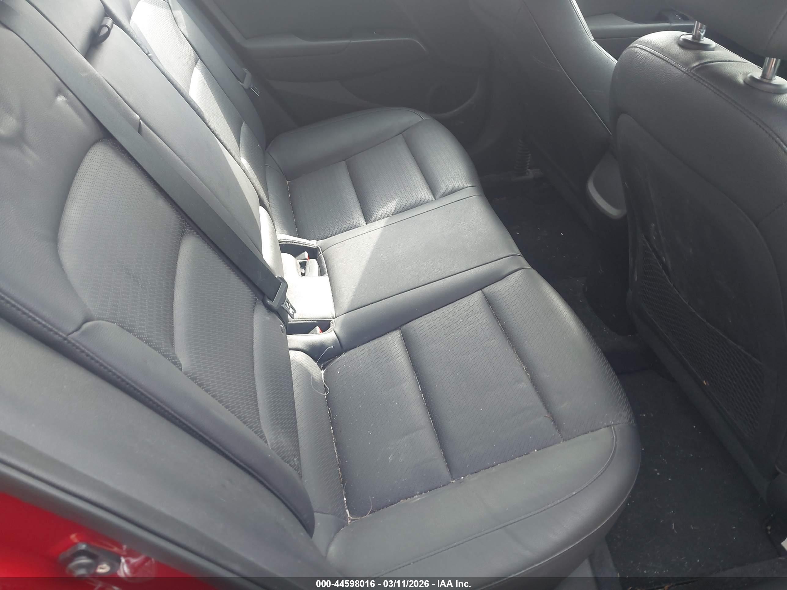 HYUNDAI ELANTRA image 8