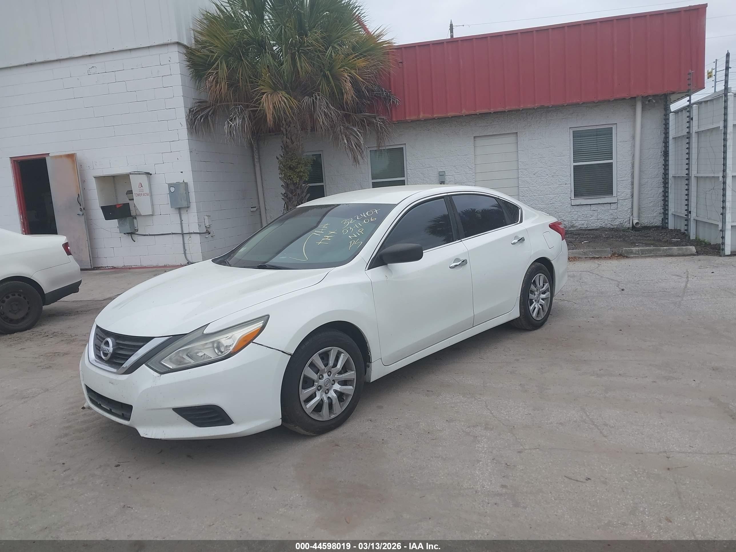 NISSAN ALTIMA image 2
