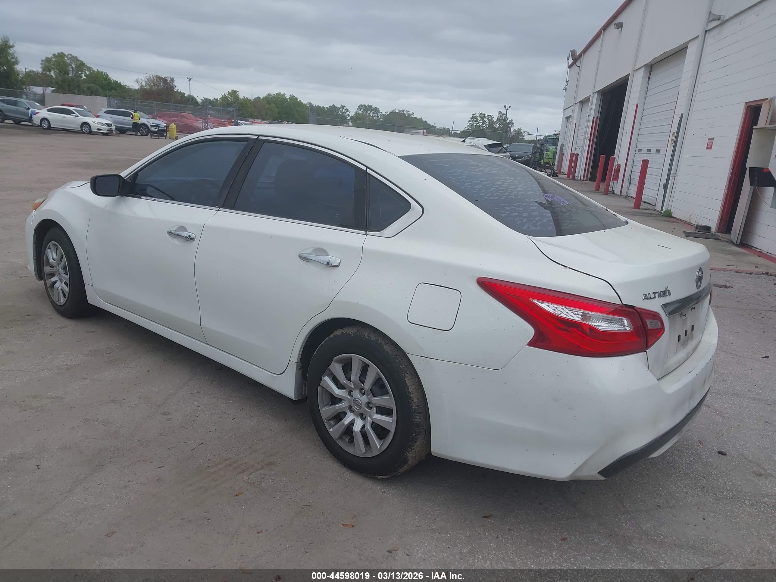 NISSAN ALTIMA image 3