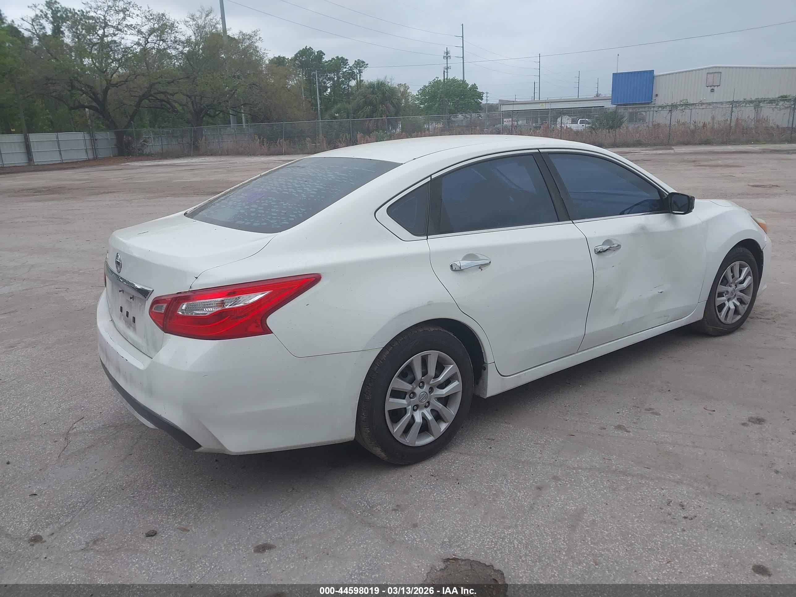 NISSAN ALTIMA image 4