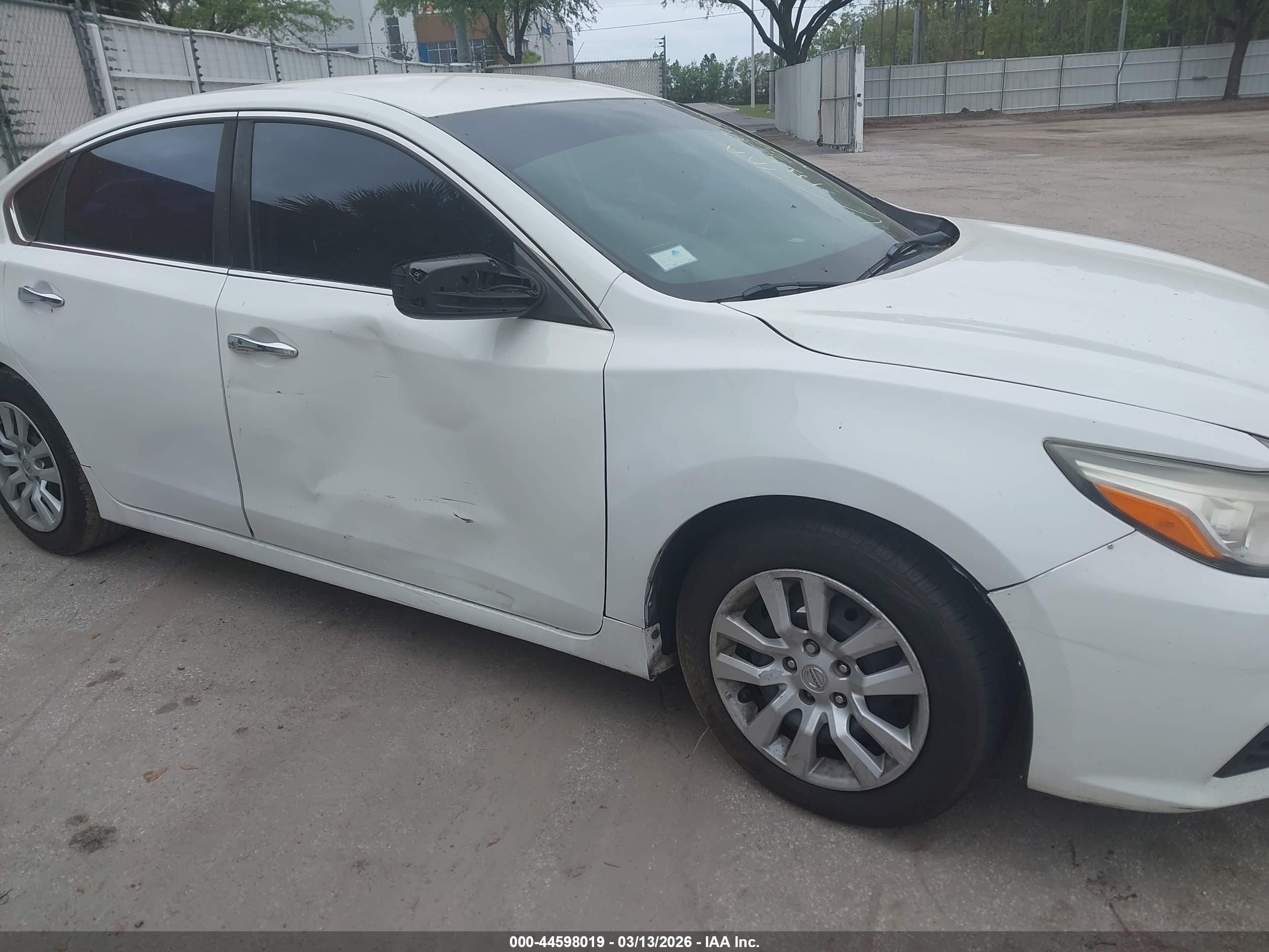 NISSAN ALTIMA image 6
