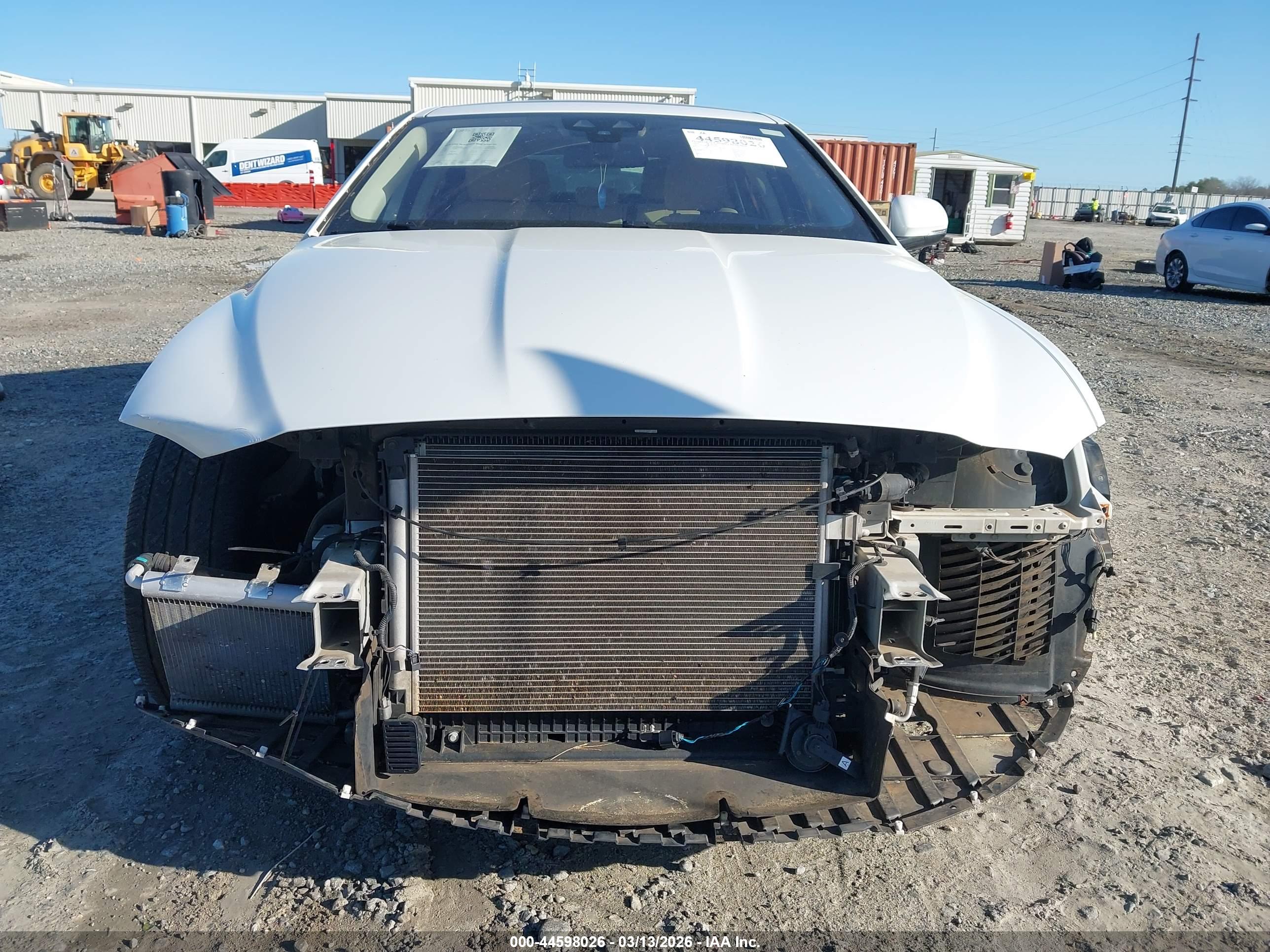 JAGUAR XE image 6