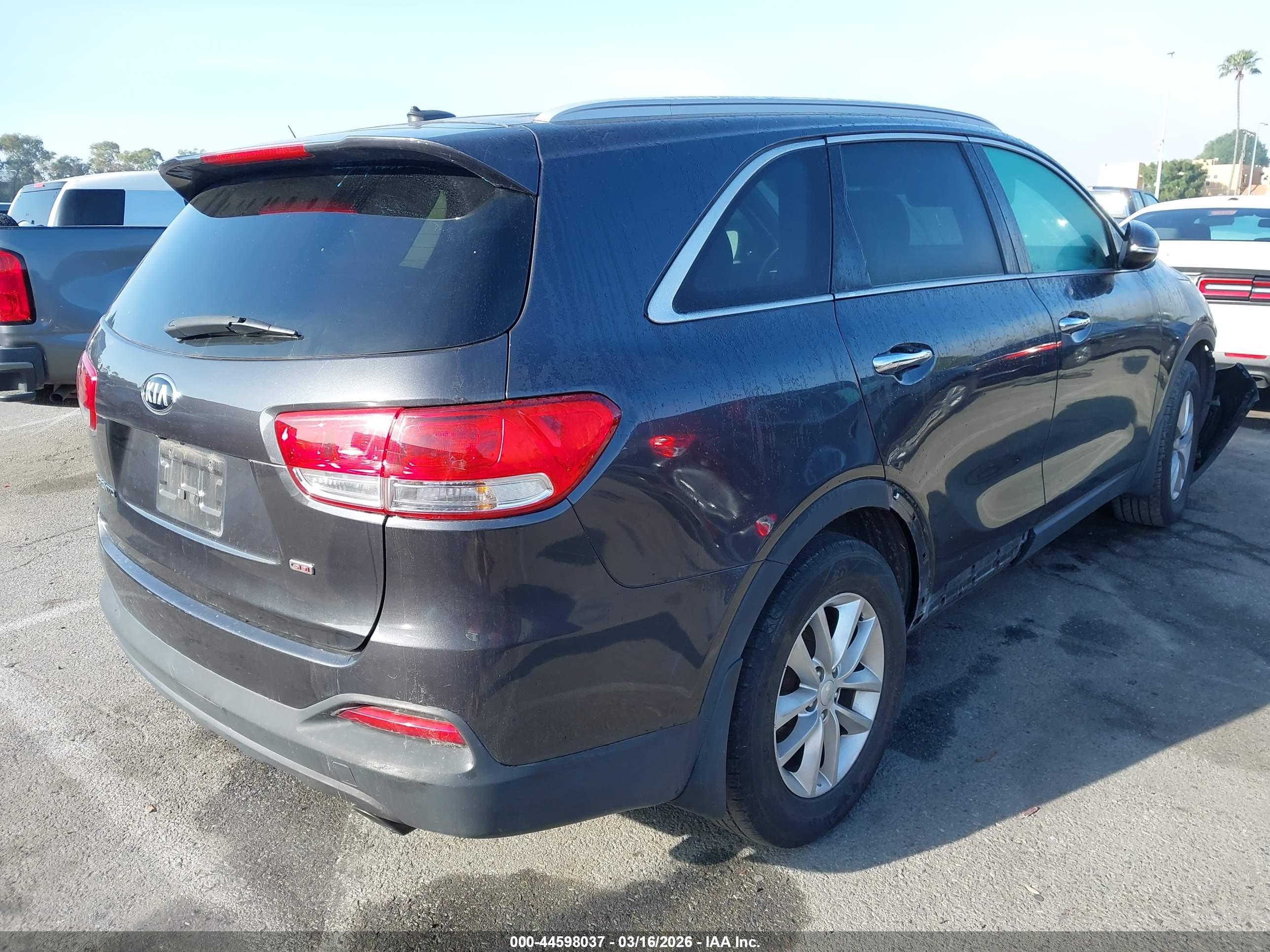 KIA SORENTO image 4