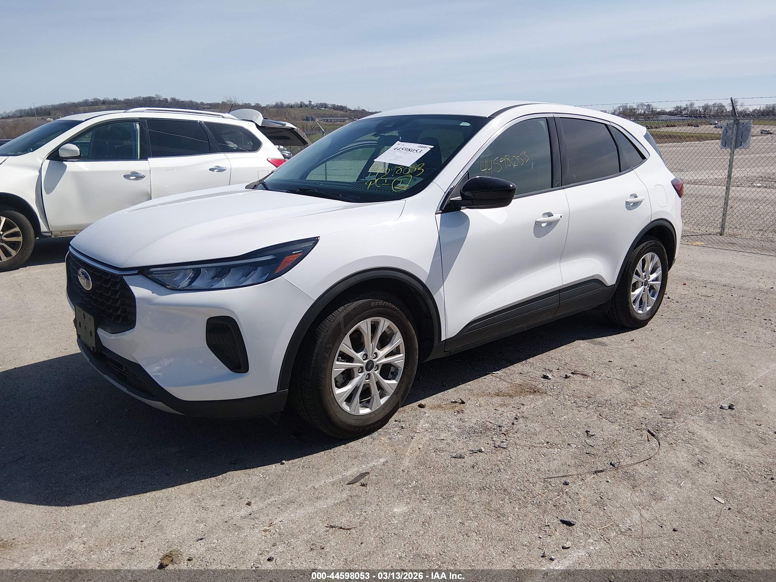FORD ESCAPE image 2