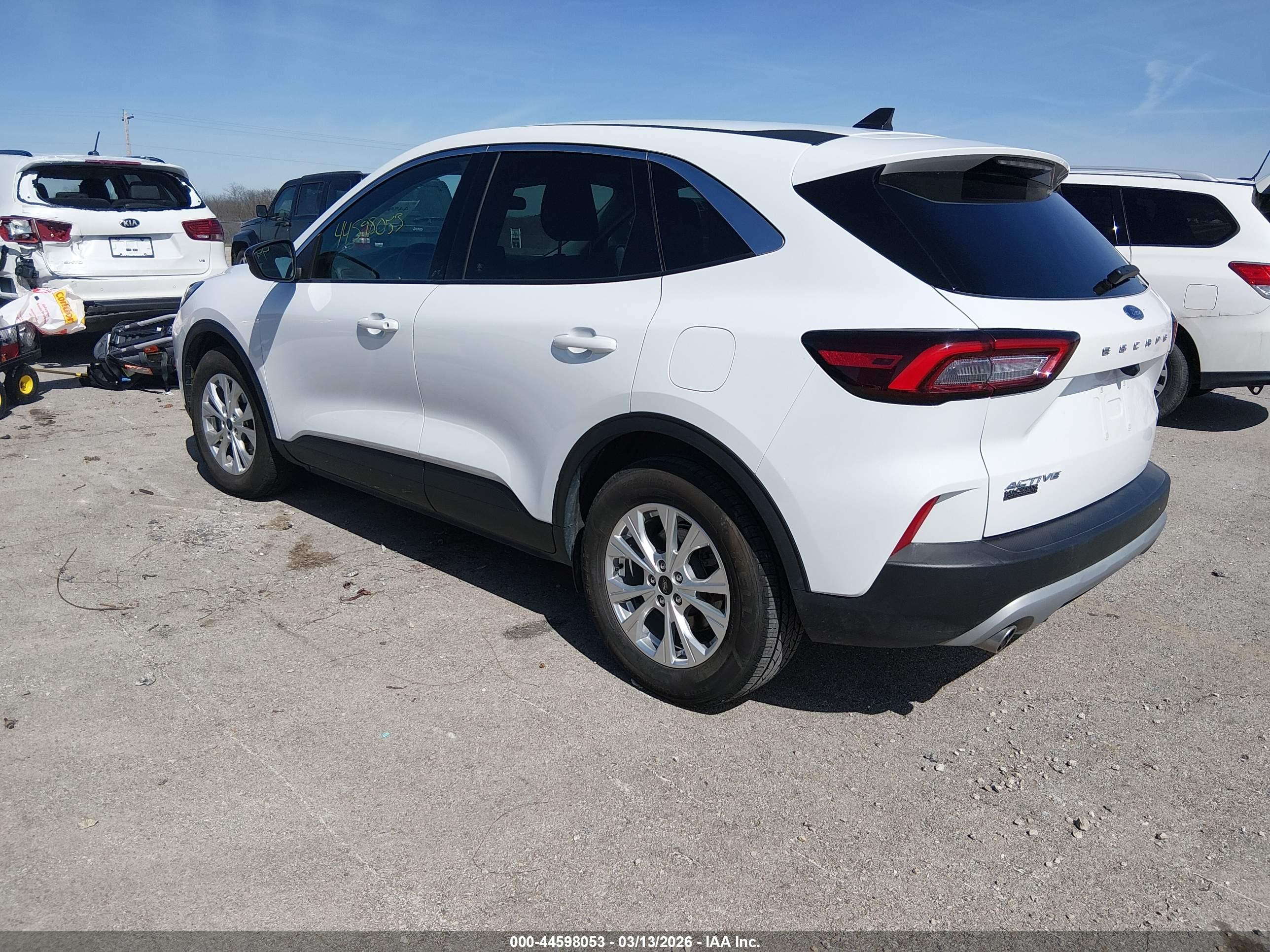 FORD ESCAPE image 3