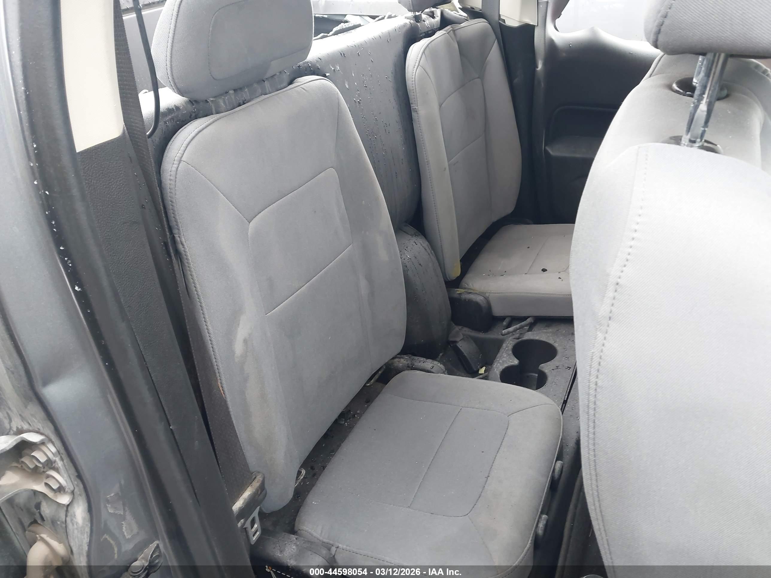 CHEVROLET COLORADO image 8