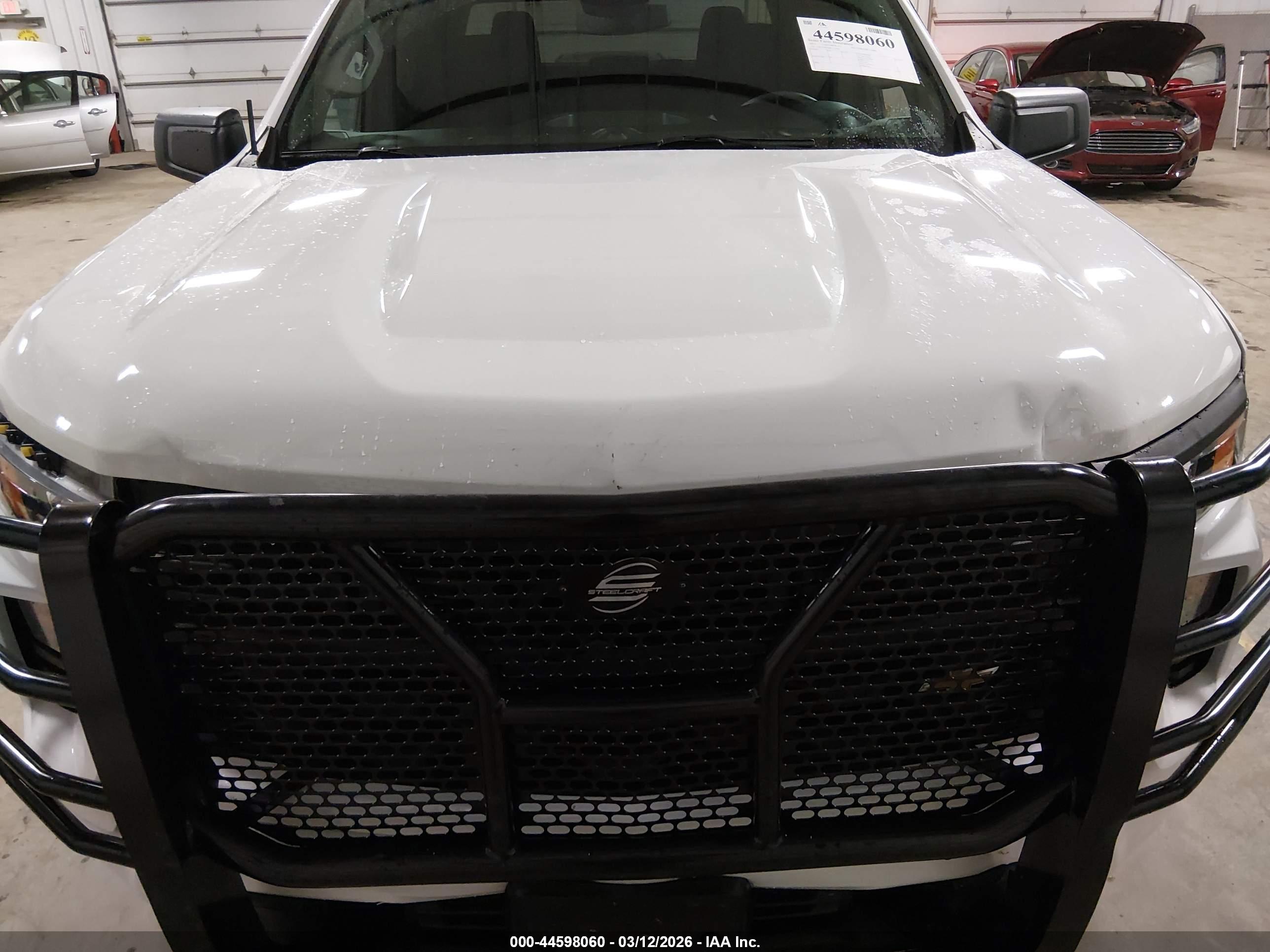 CHEVROLET SILVERADO image 6