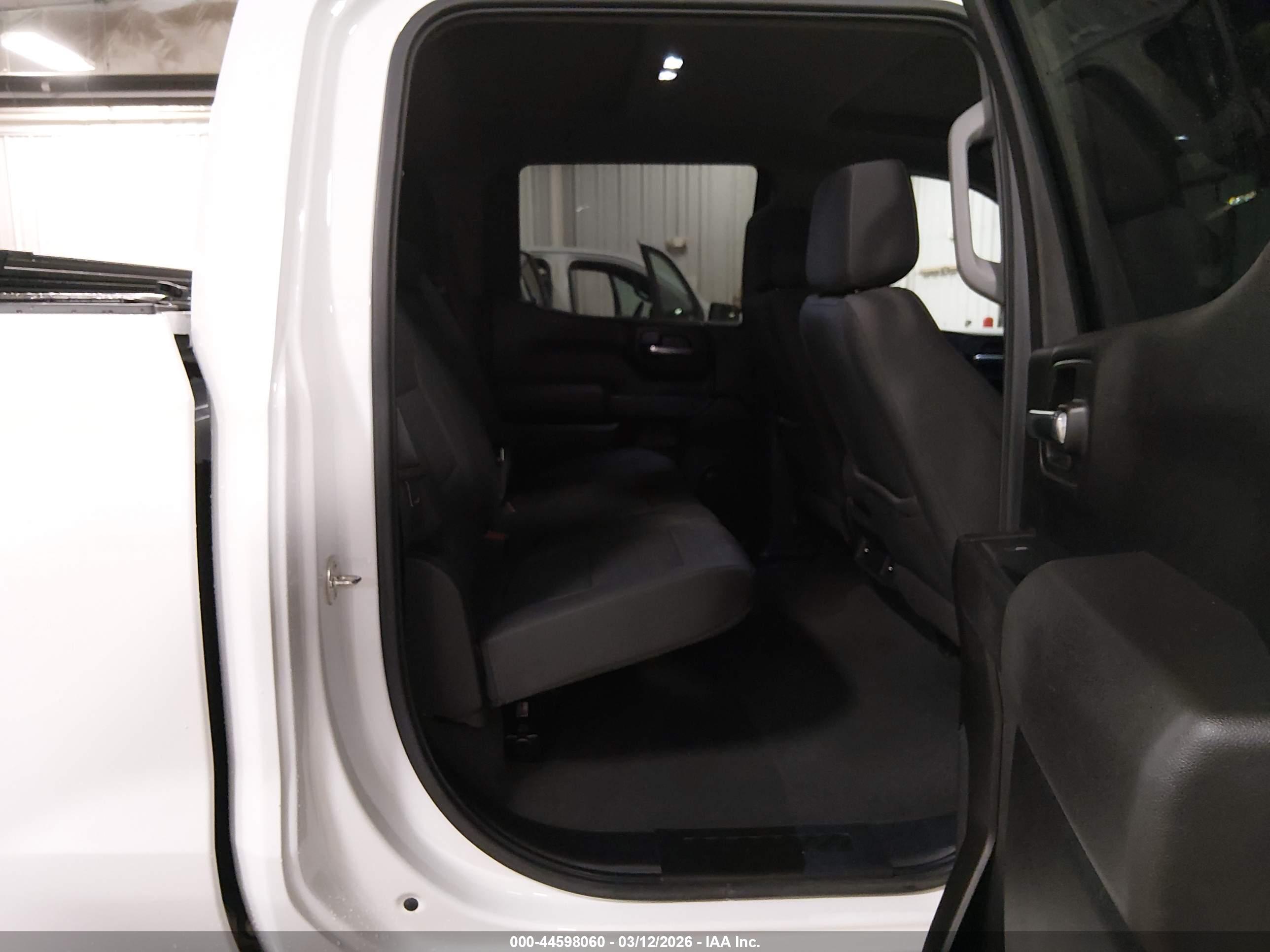CHEVROLET SILVERADO image 8