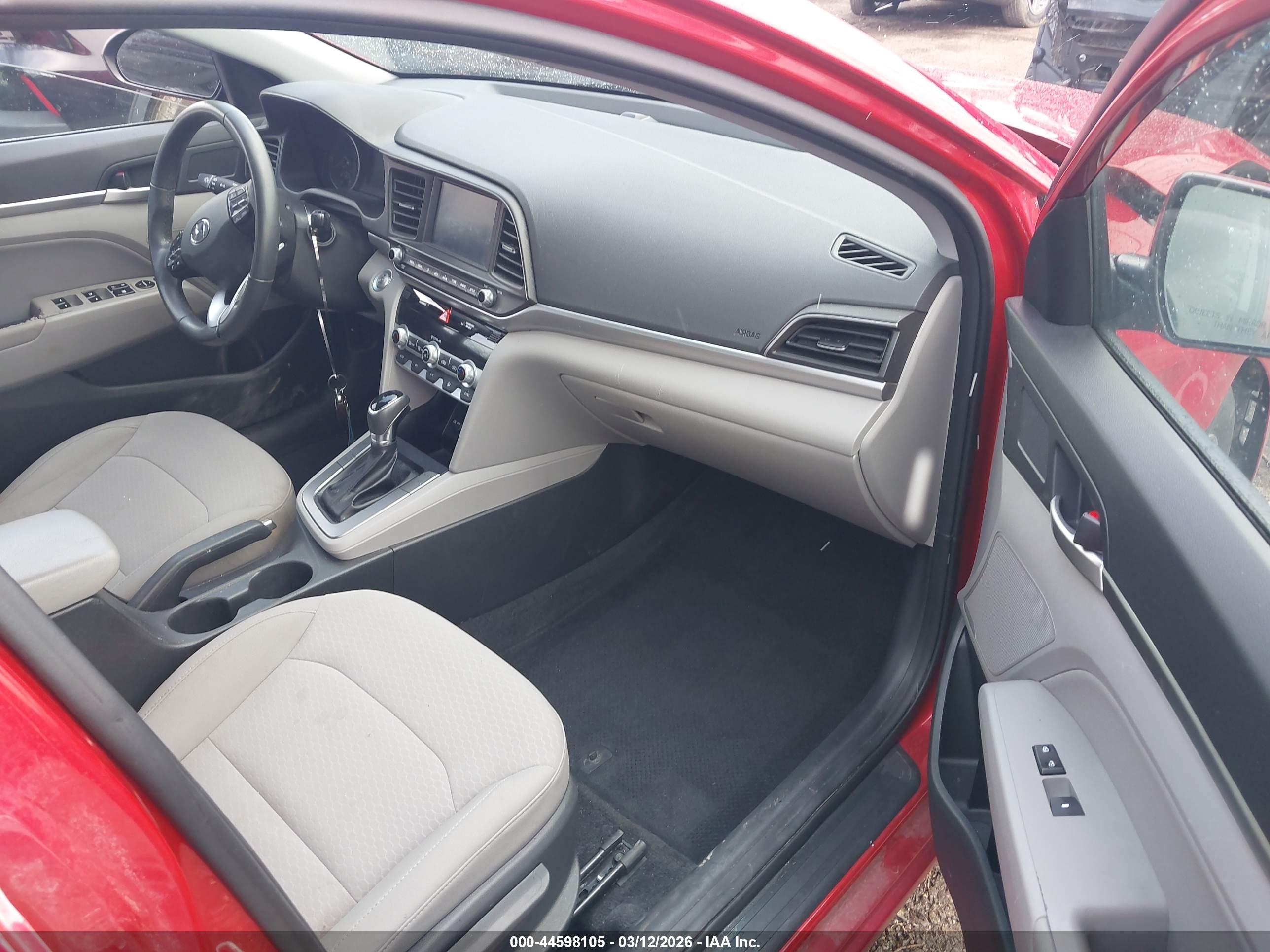 HYUNDAI ELANTRA image 5