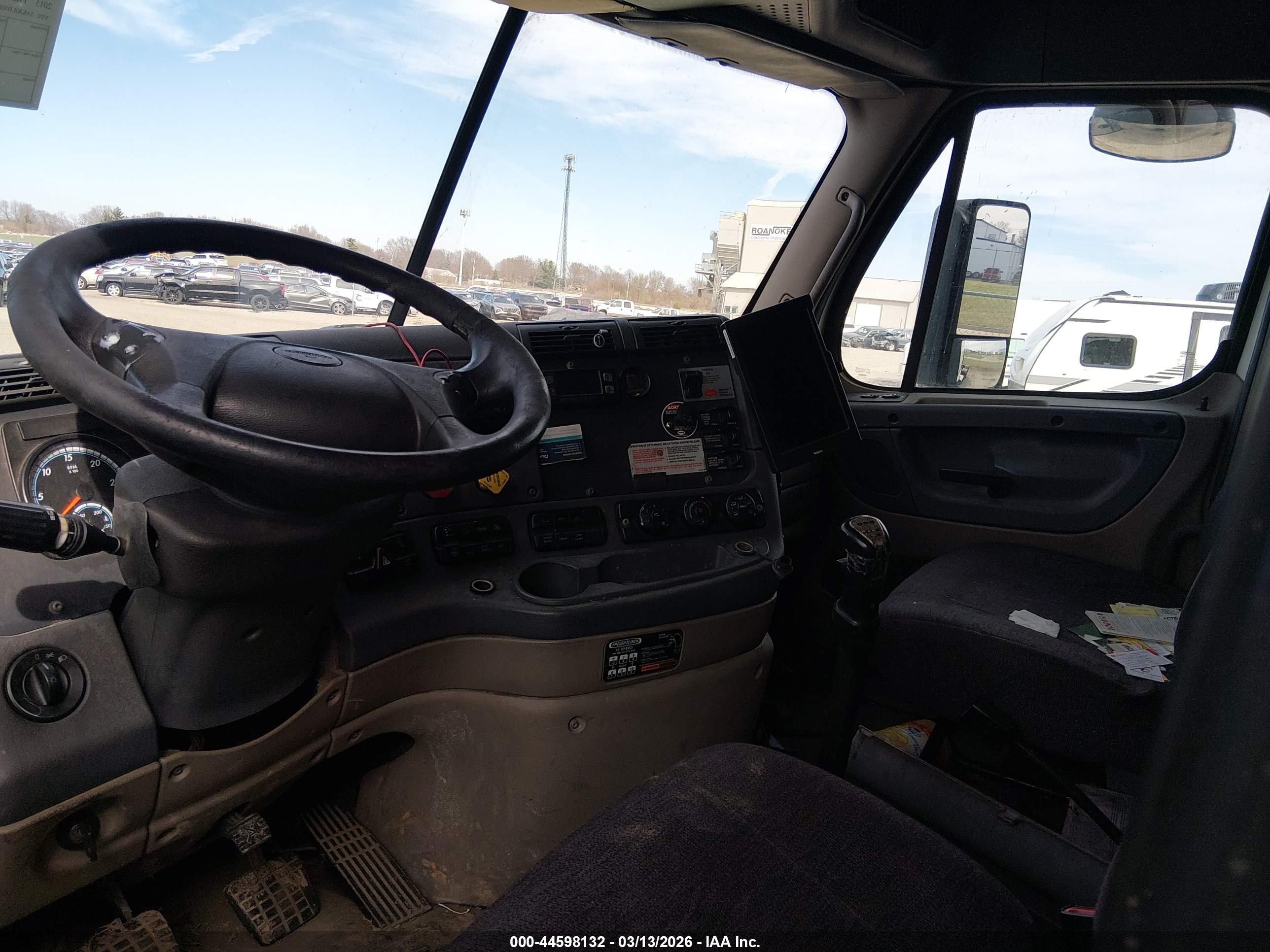 FREIGHTLINER CASCADIA image 8