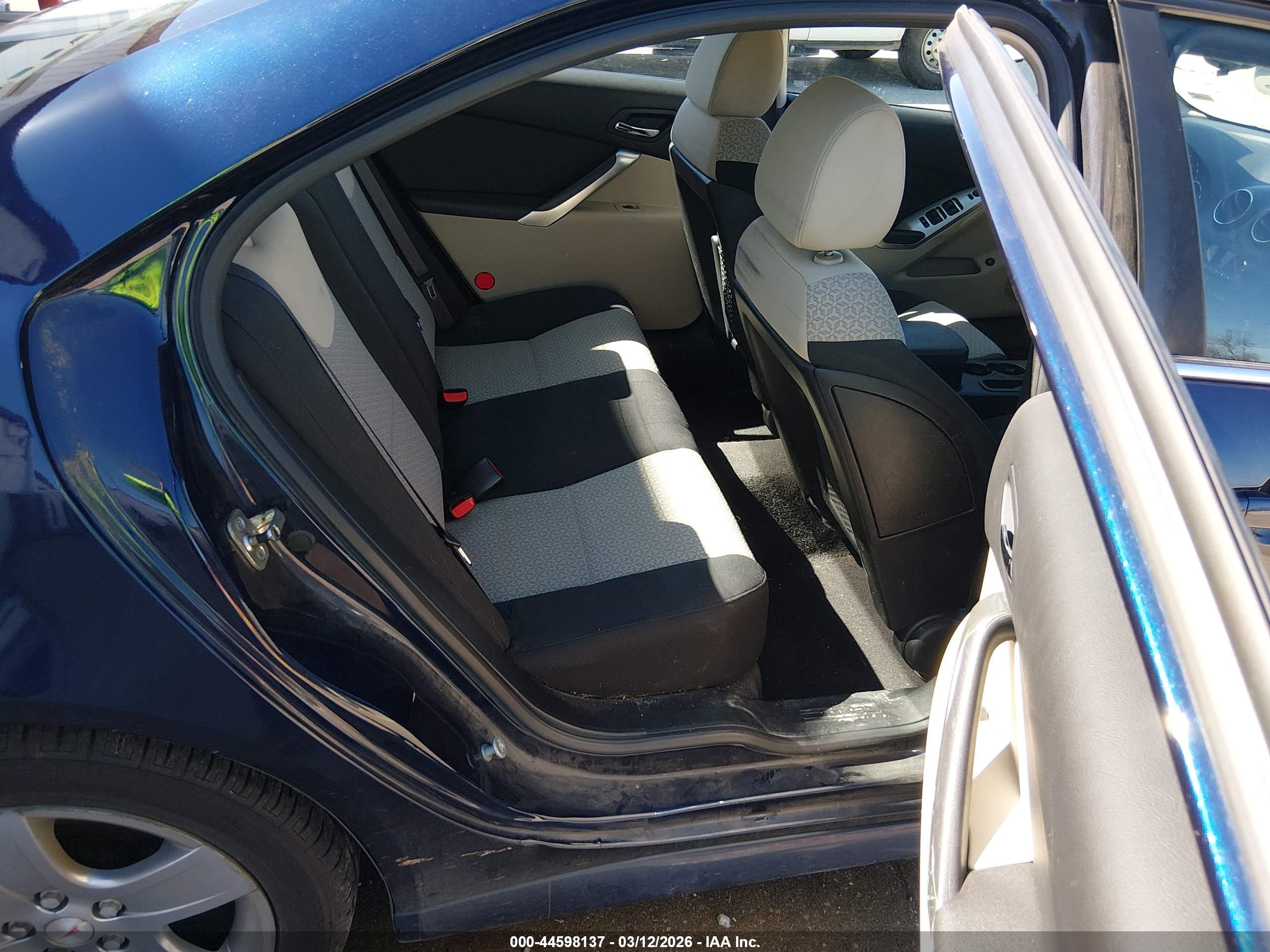 PONTIAC G6 image 8