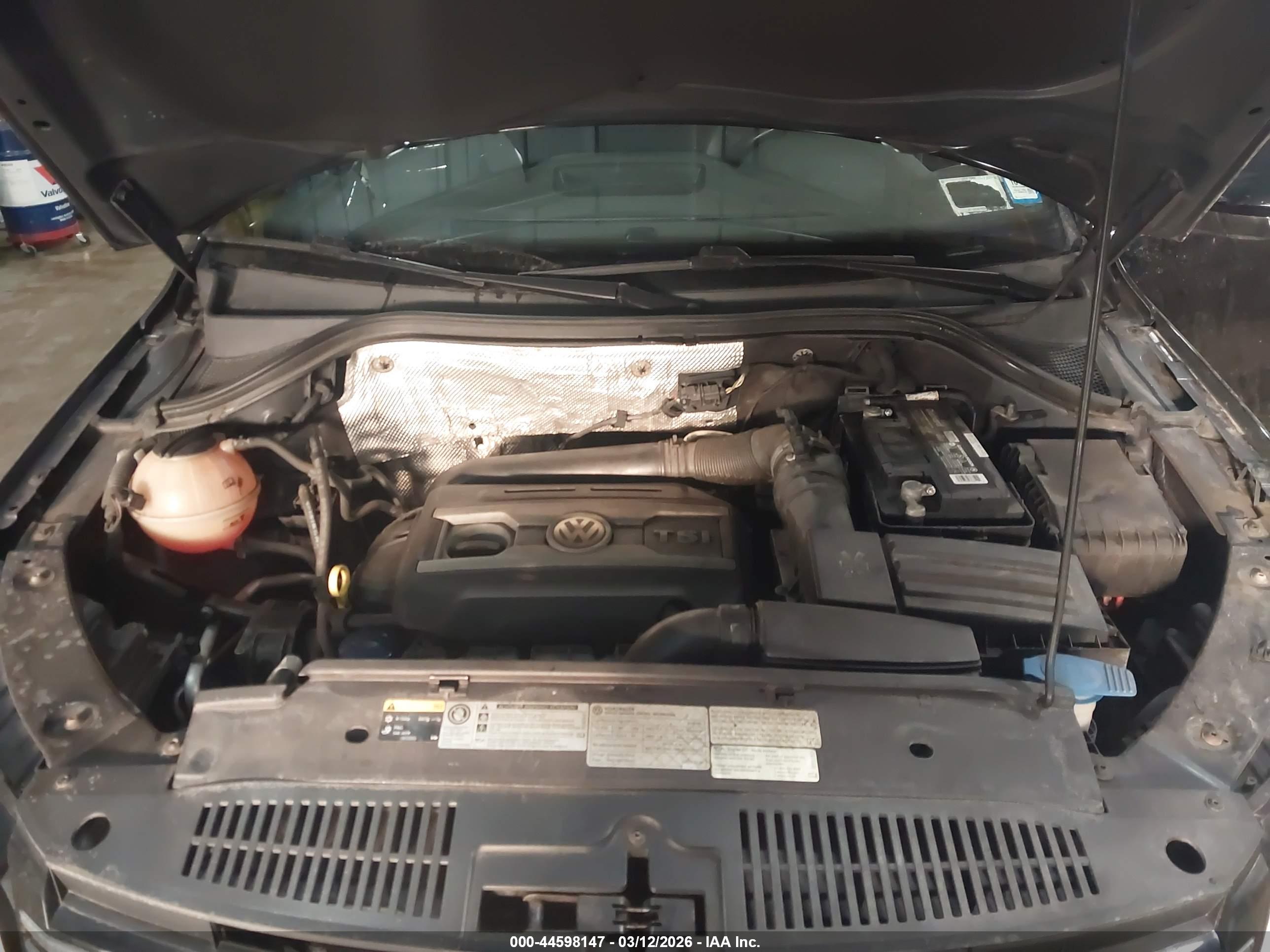 VOLKSWAGEN TIGUAN image 10