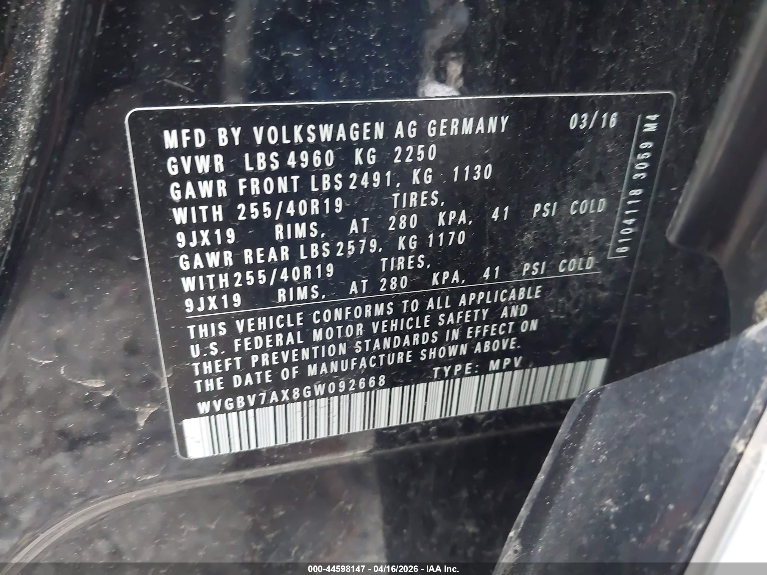 VOLKSWAGEN TIGUAN image 9