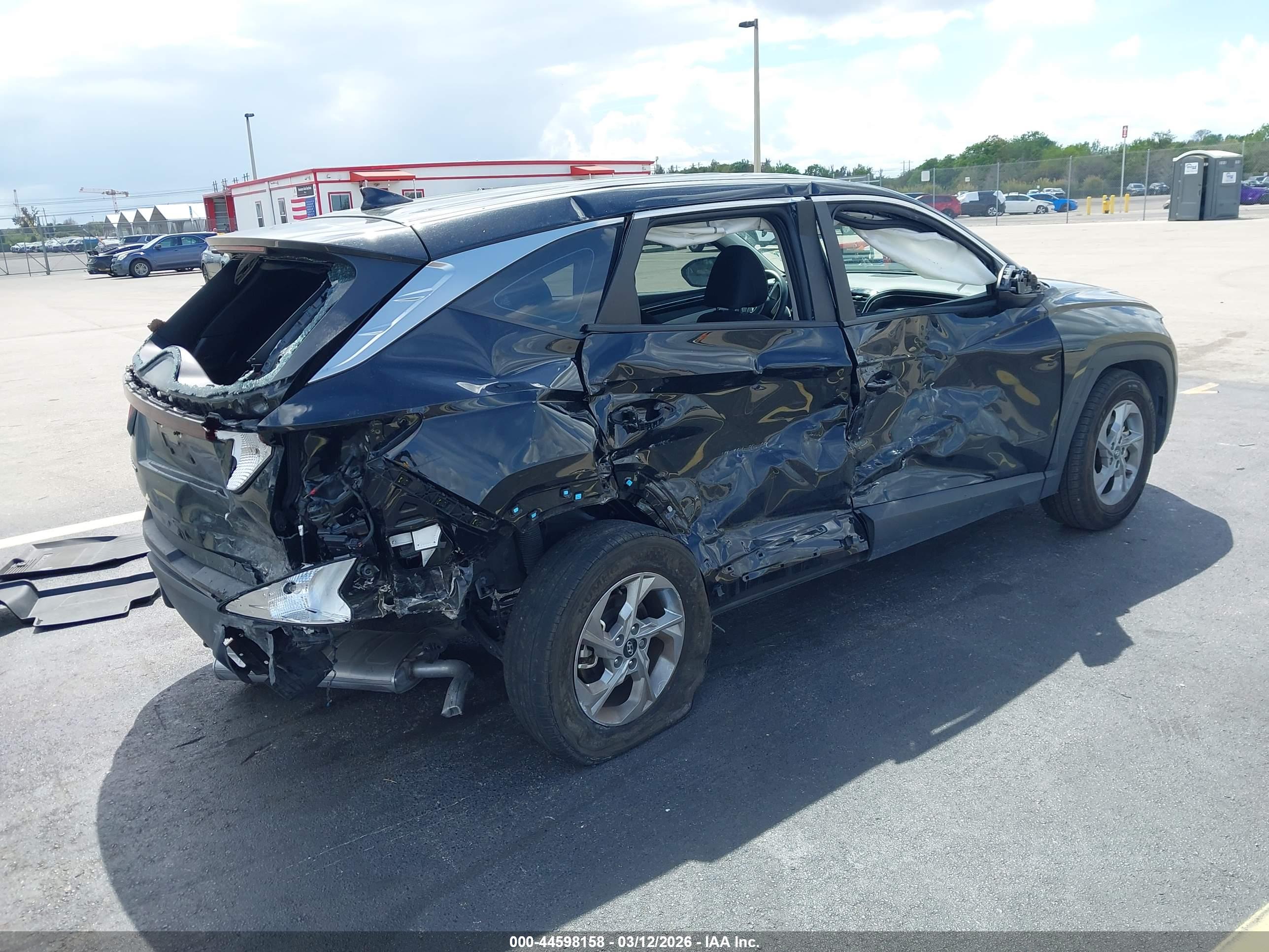 HYUNDAI TUCSON image 4