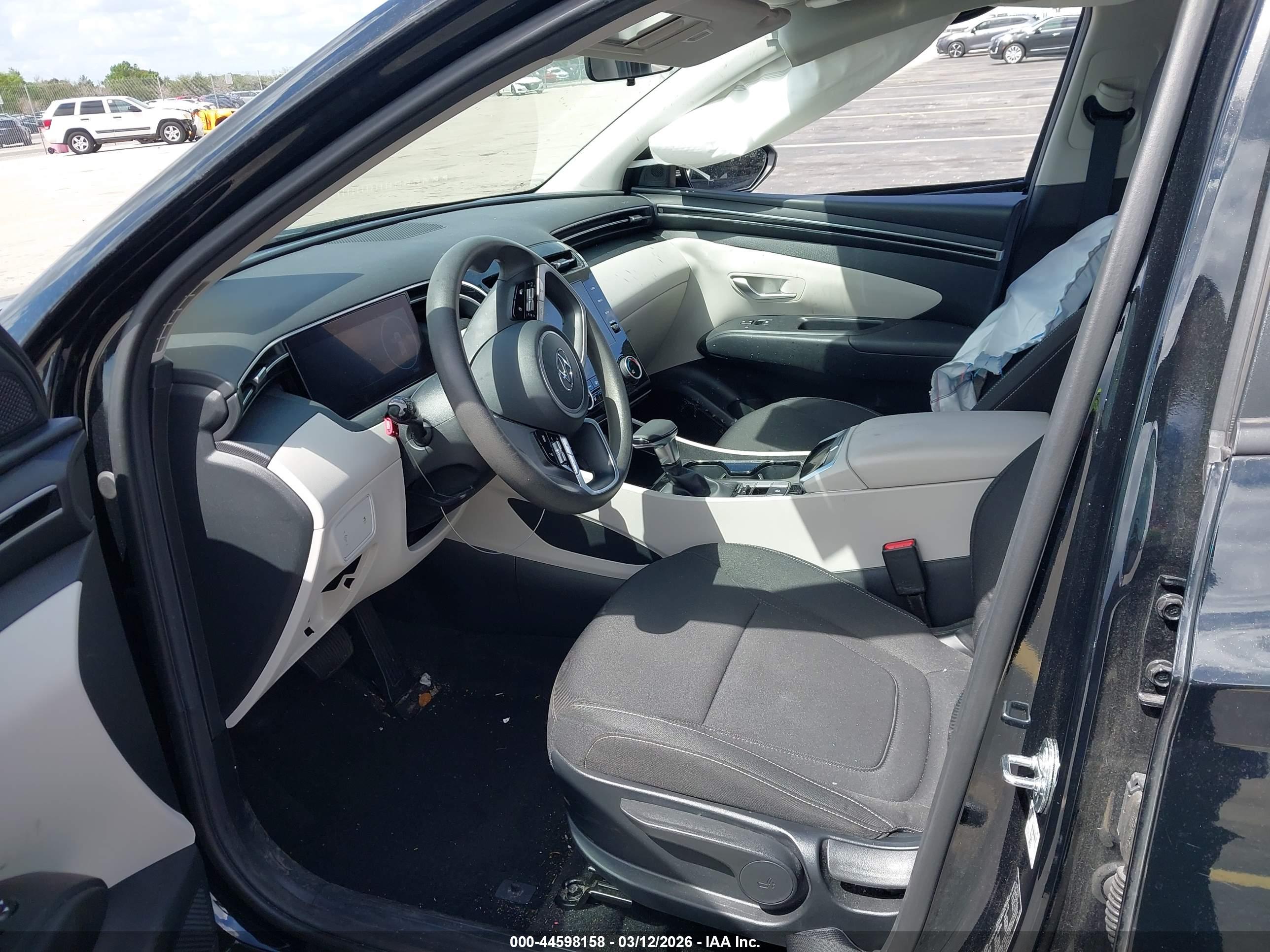 HYUNDAI TUCSON image 5