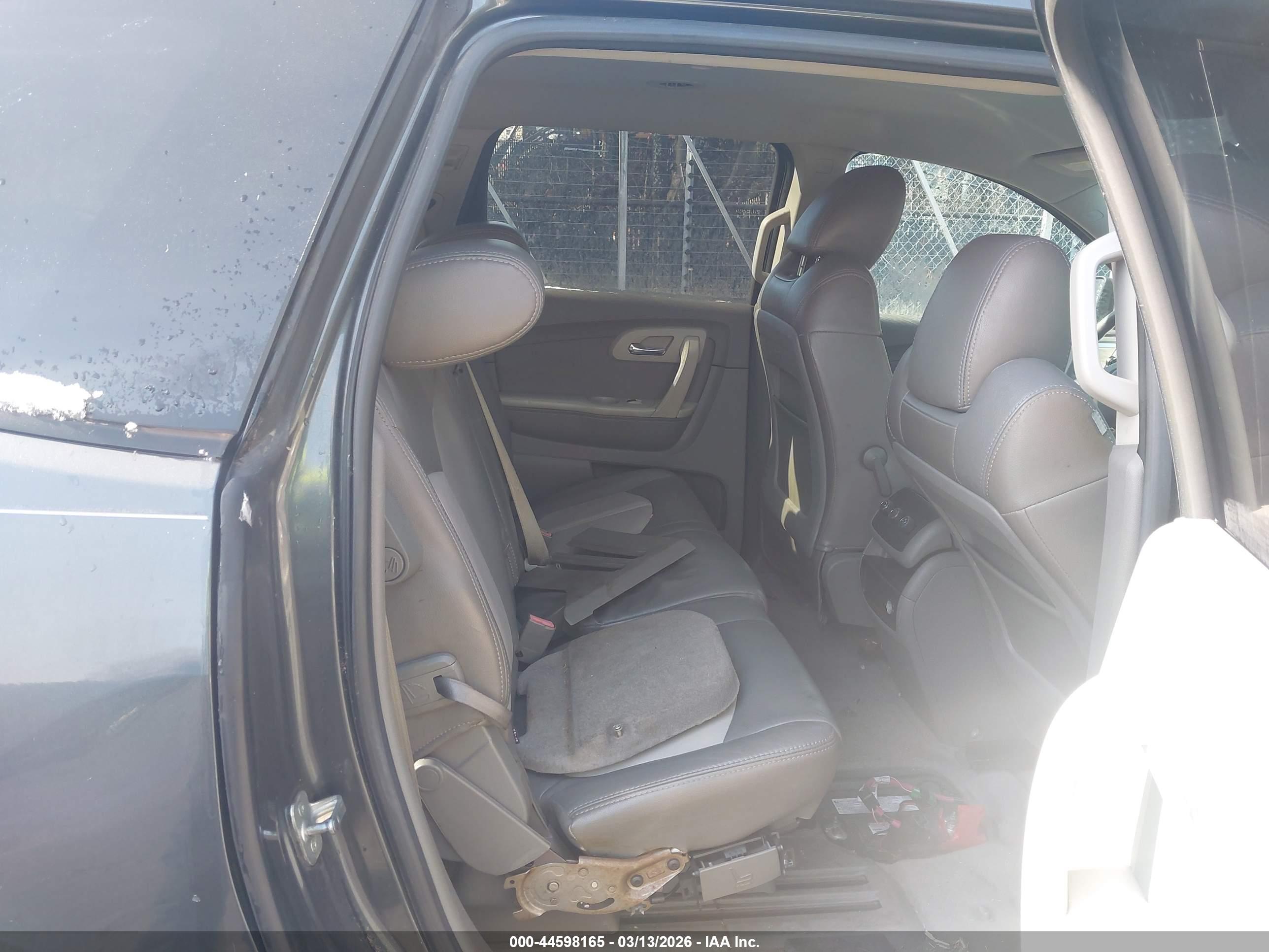 CHEVROLET TRAVERSE image 8