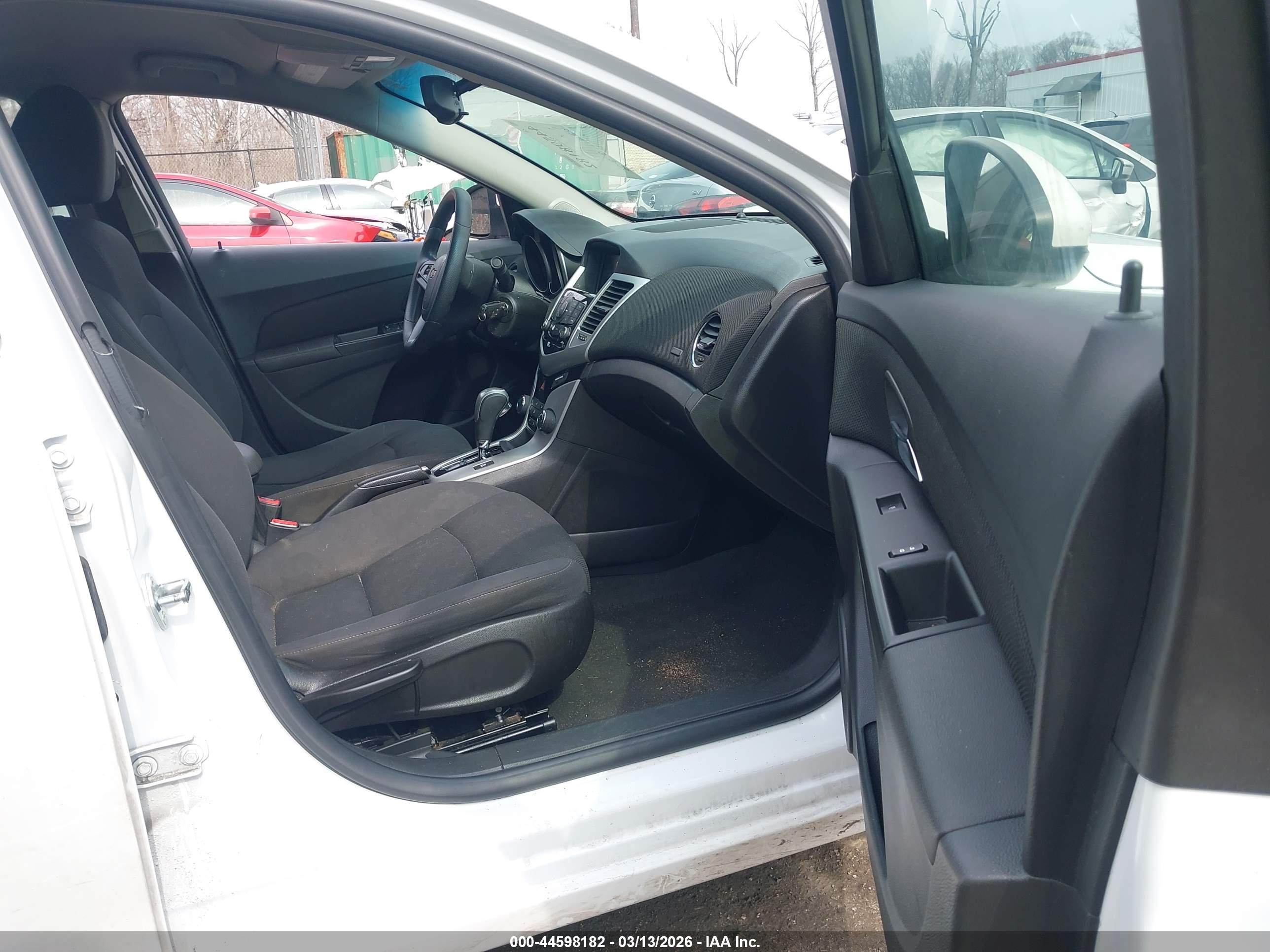CHEVROLET CRUZE image 5