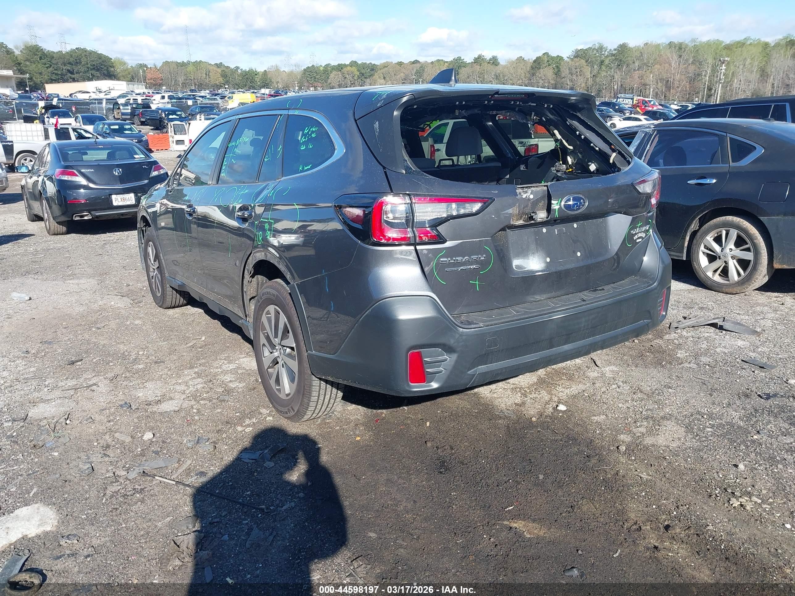 SUBARU OUTBACK image 3