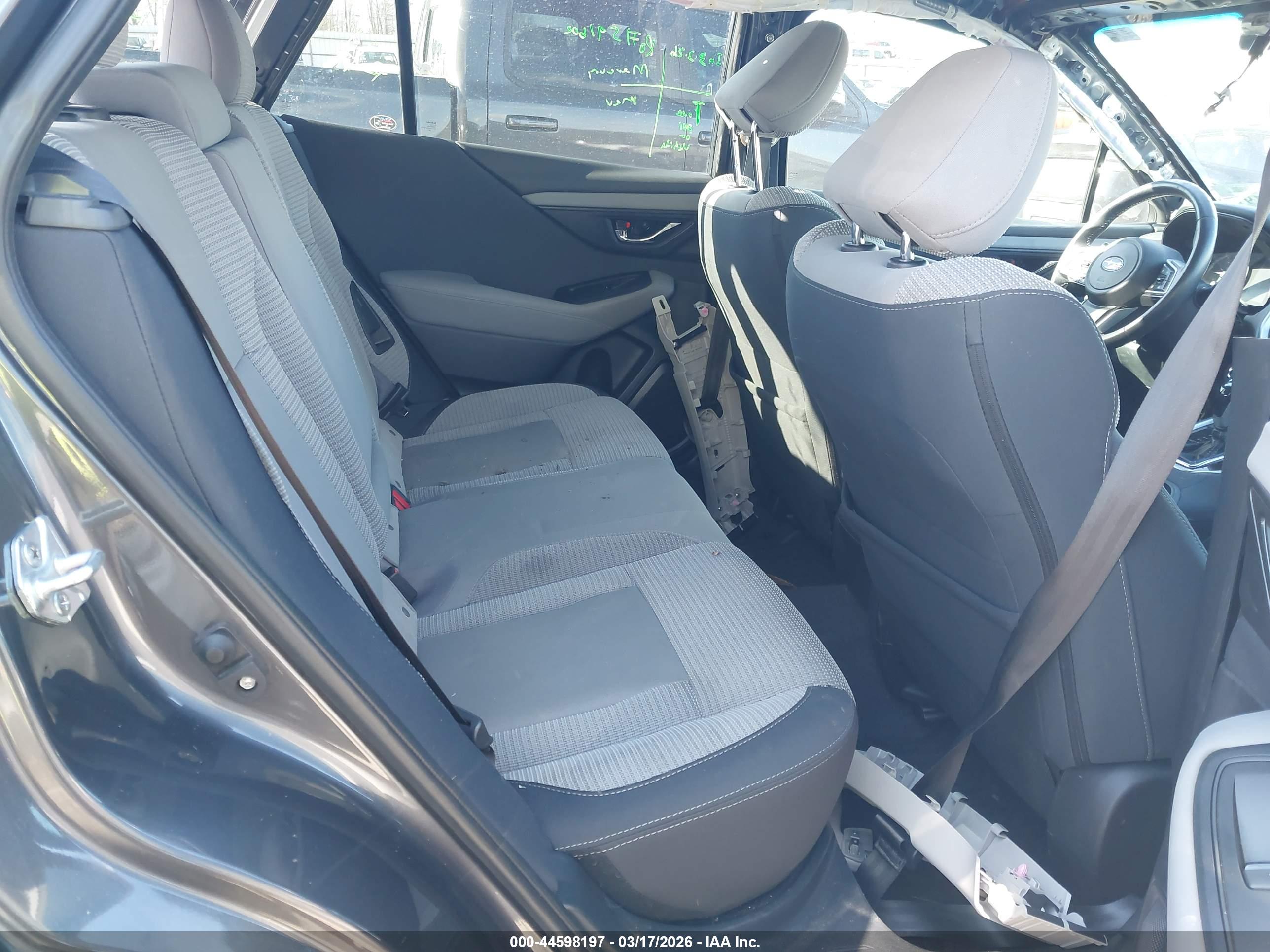 SUBARU OUTBACK image 8