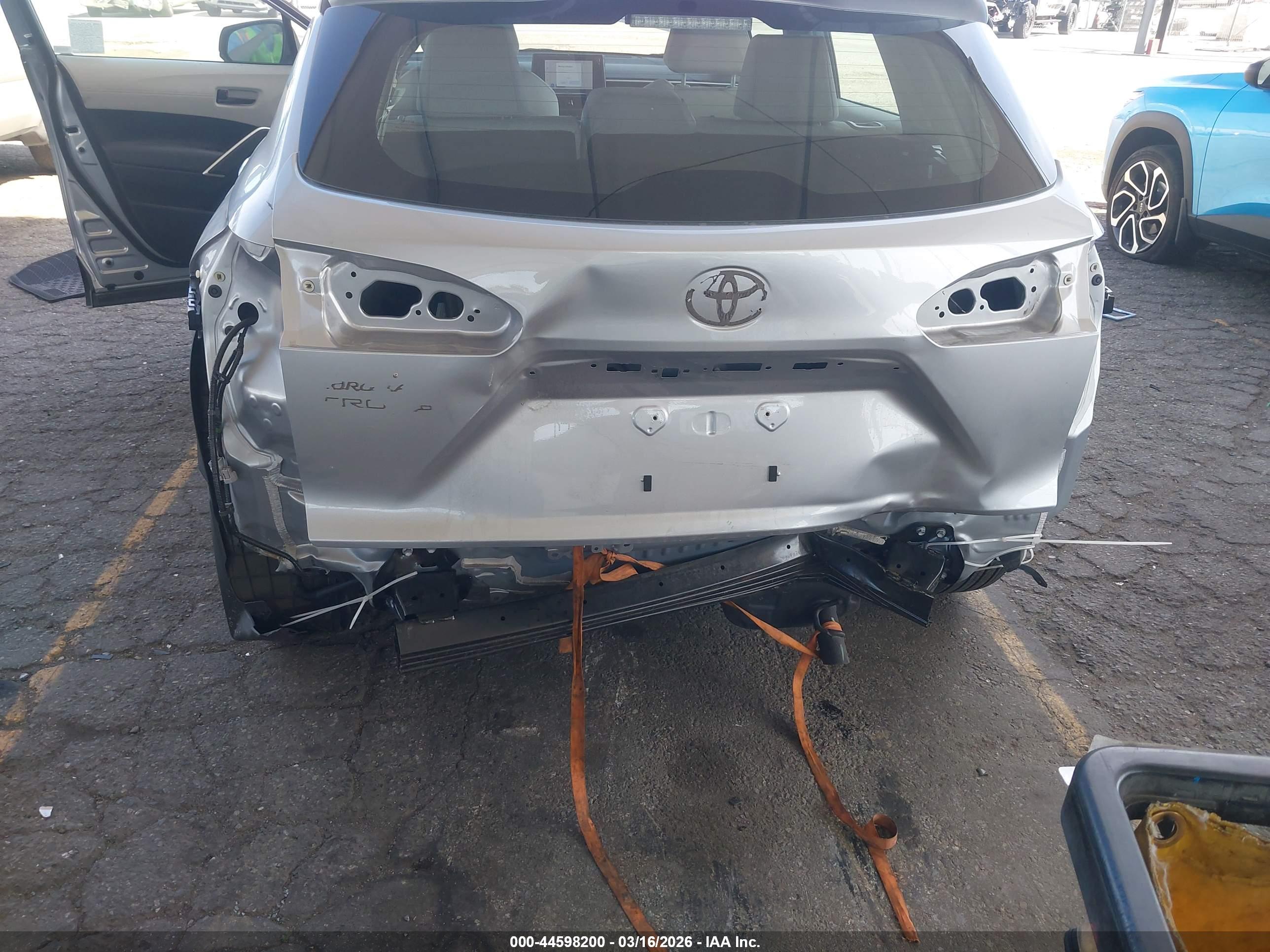TOYOTA COROLLA image 6