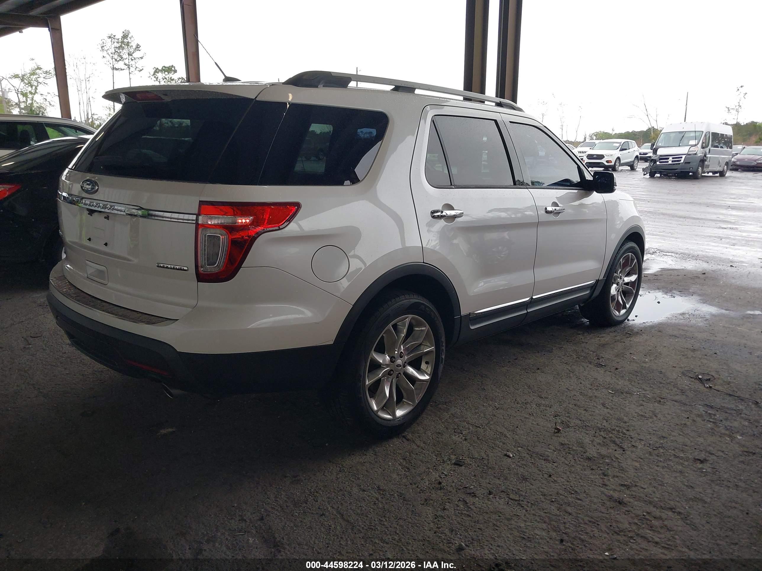 FORD EXPLORER image 4