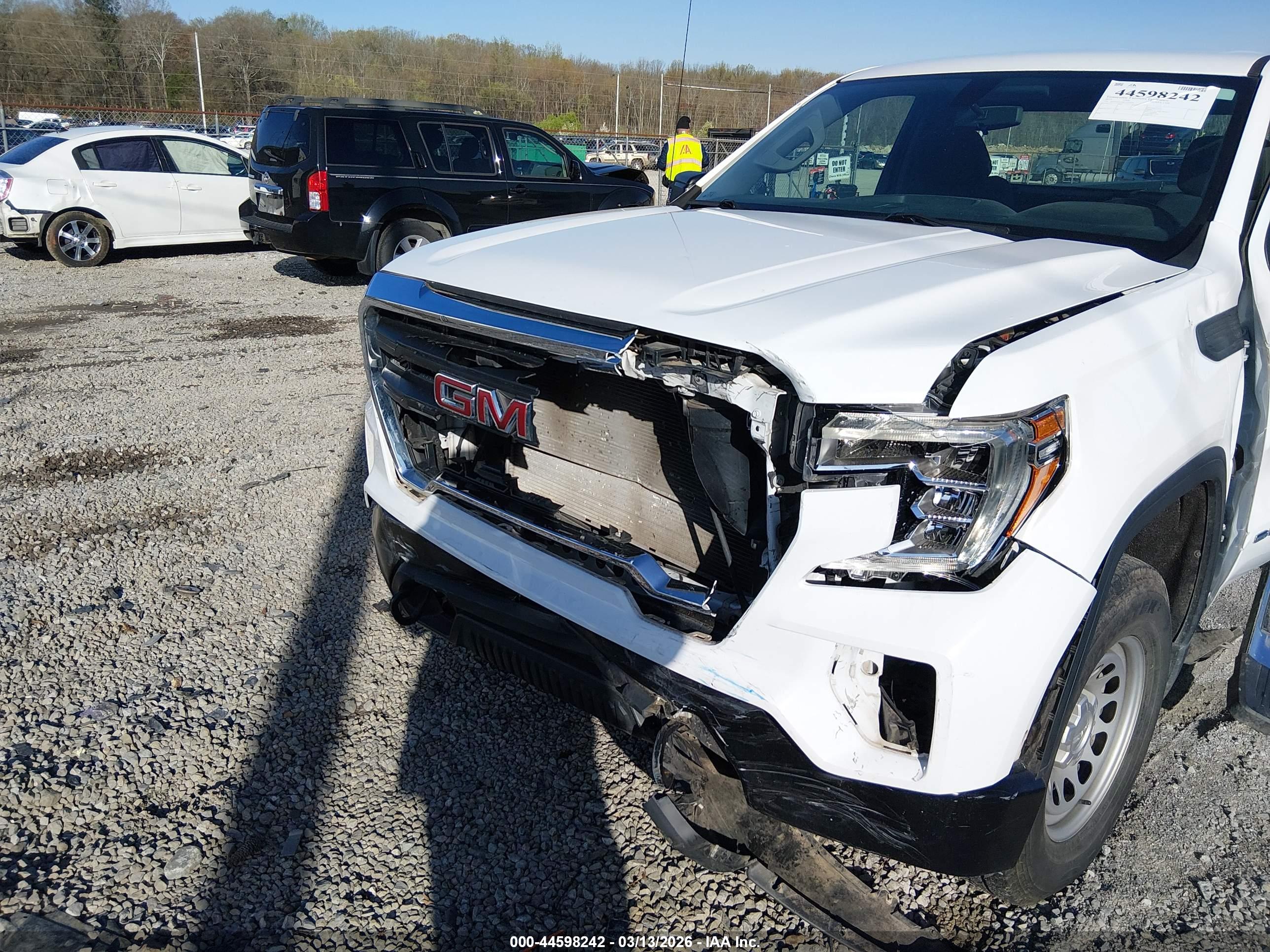 GMC SIERRA image 6