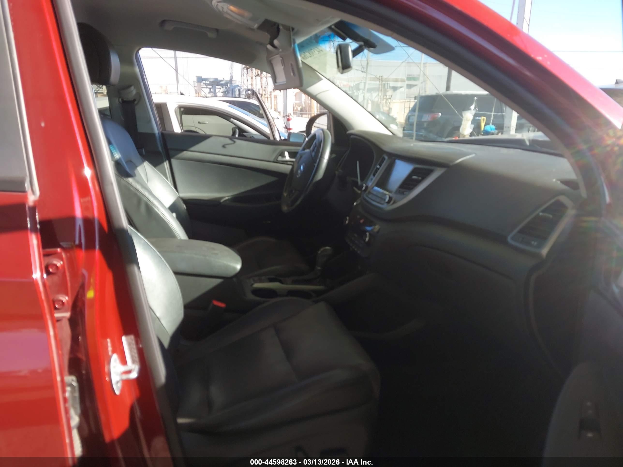 HYUNDAI TUCSON image 5