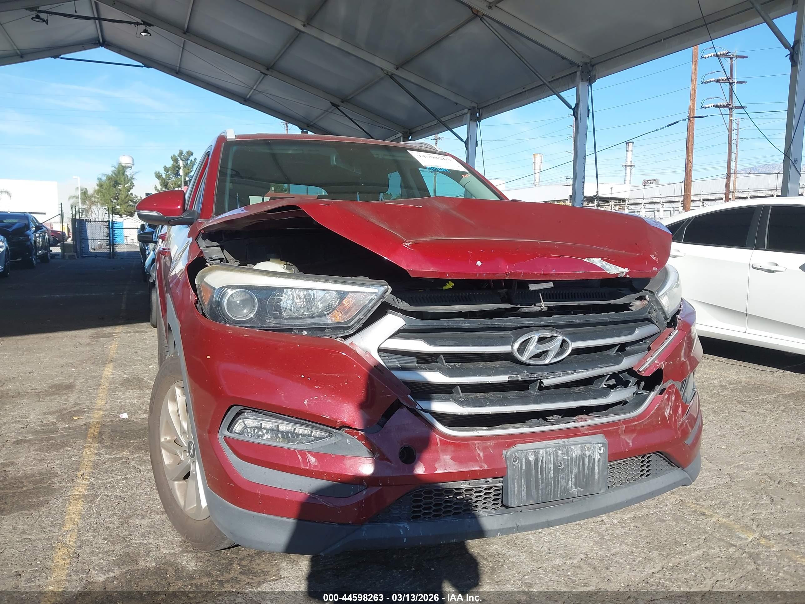 HYUNDAI TUCSON image 6