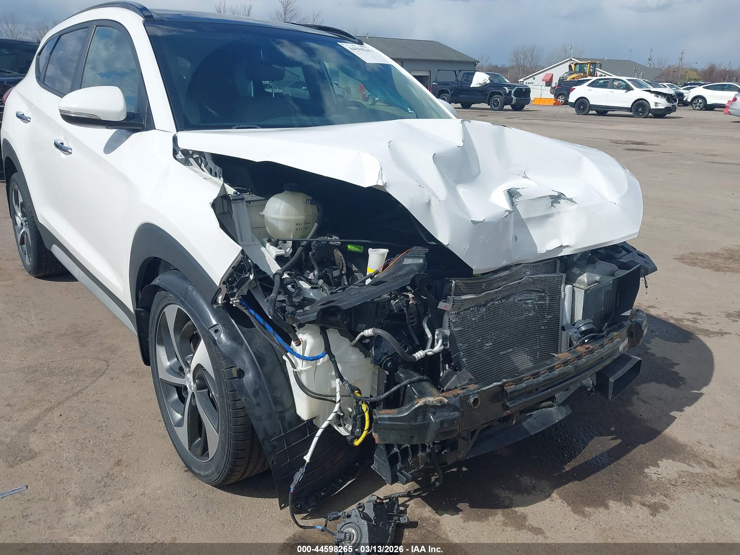 HYUNDAI TUCSON image 6