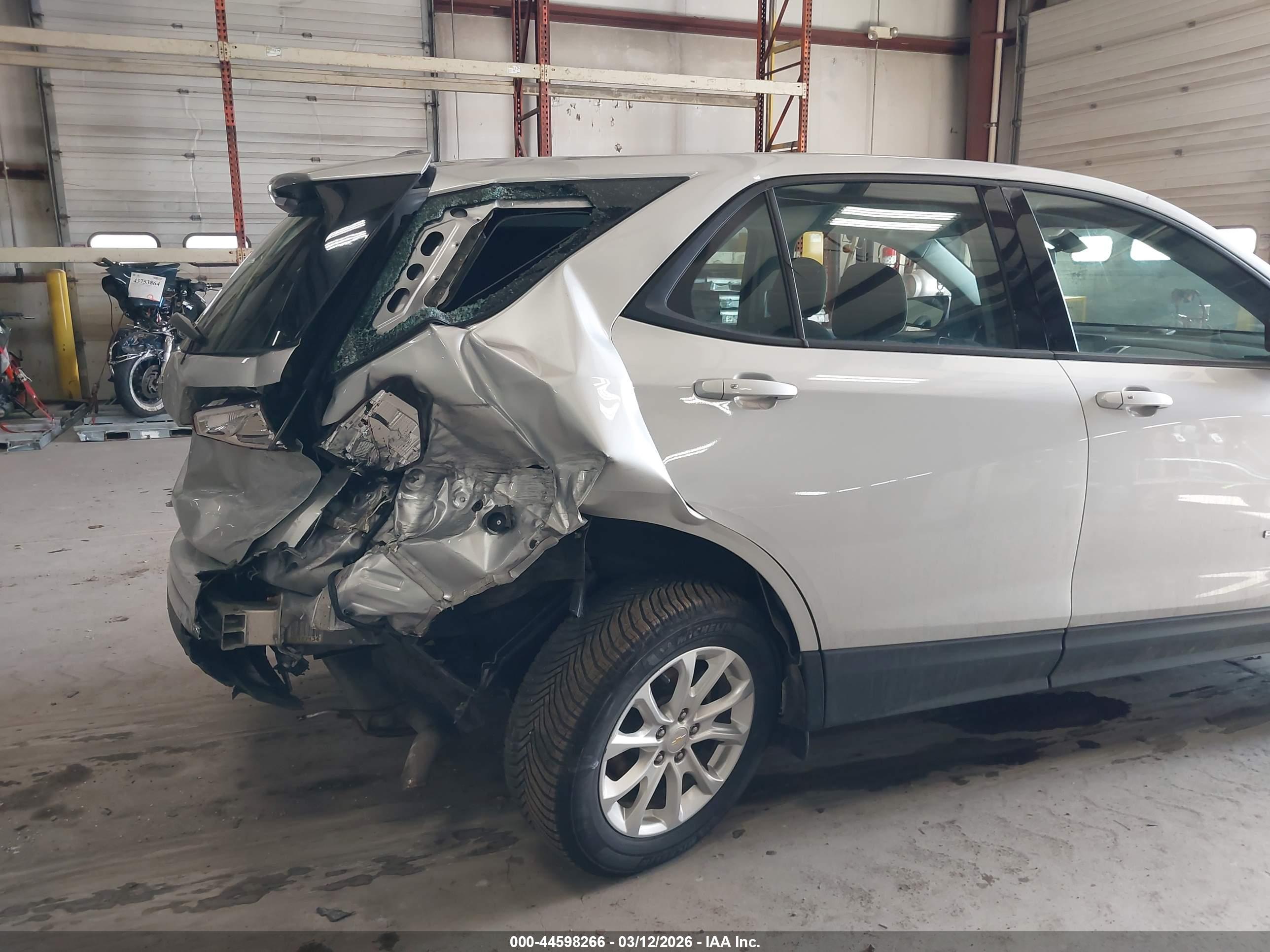 CHEVROLET EQUINOX image 6