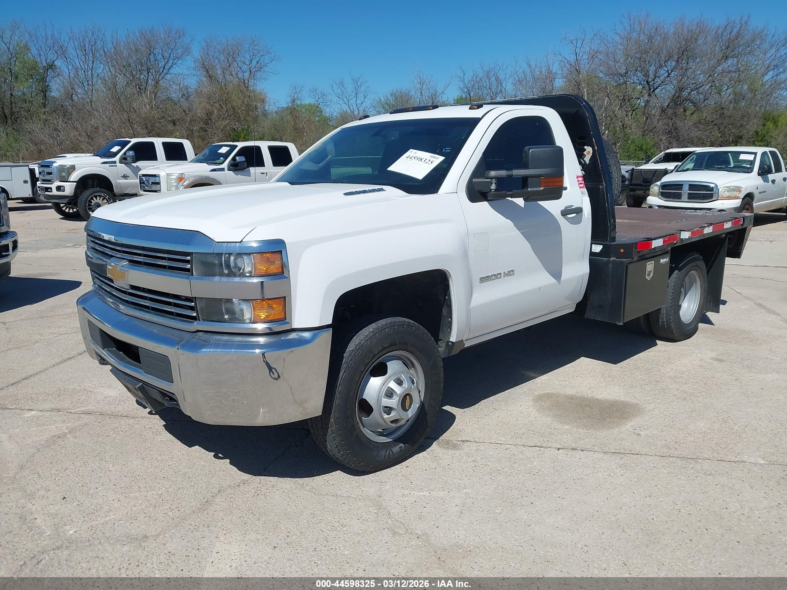 CHEVROLET SILVERADO image 2